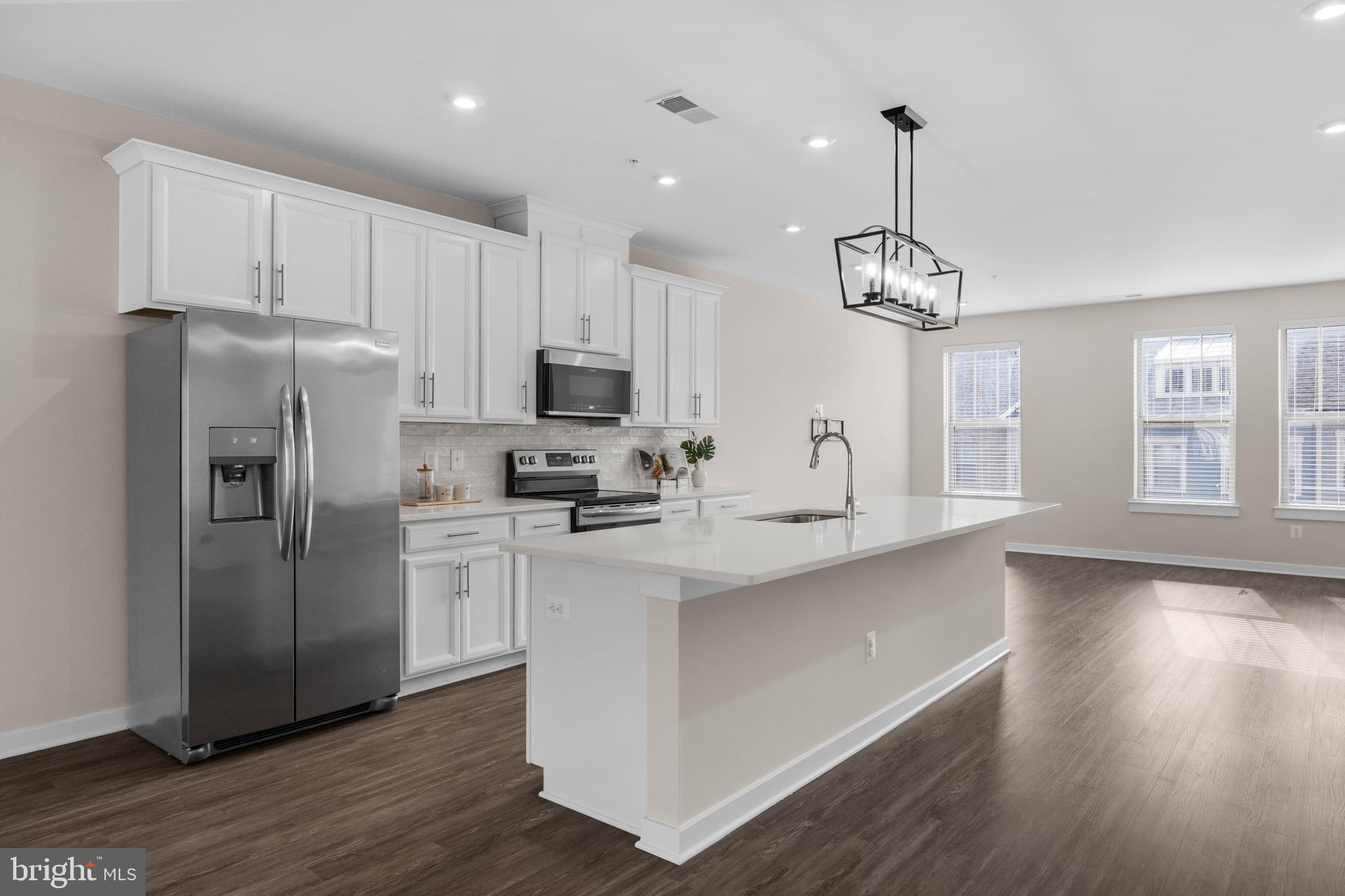 1120 MADEIRA TERRACE SE