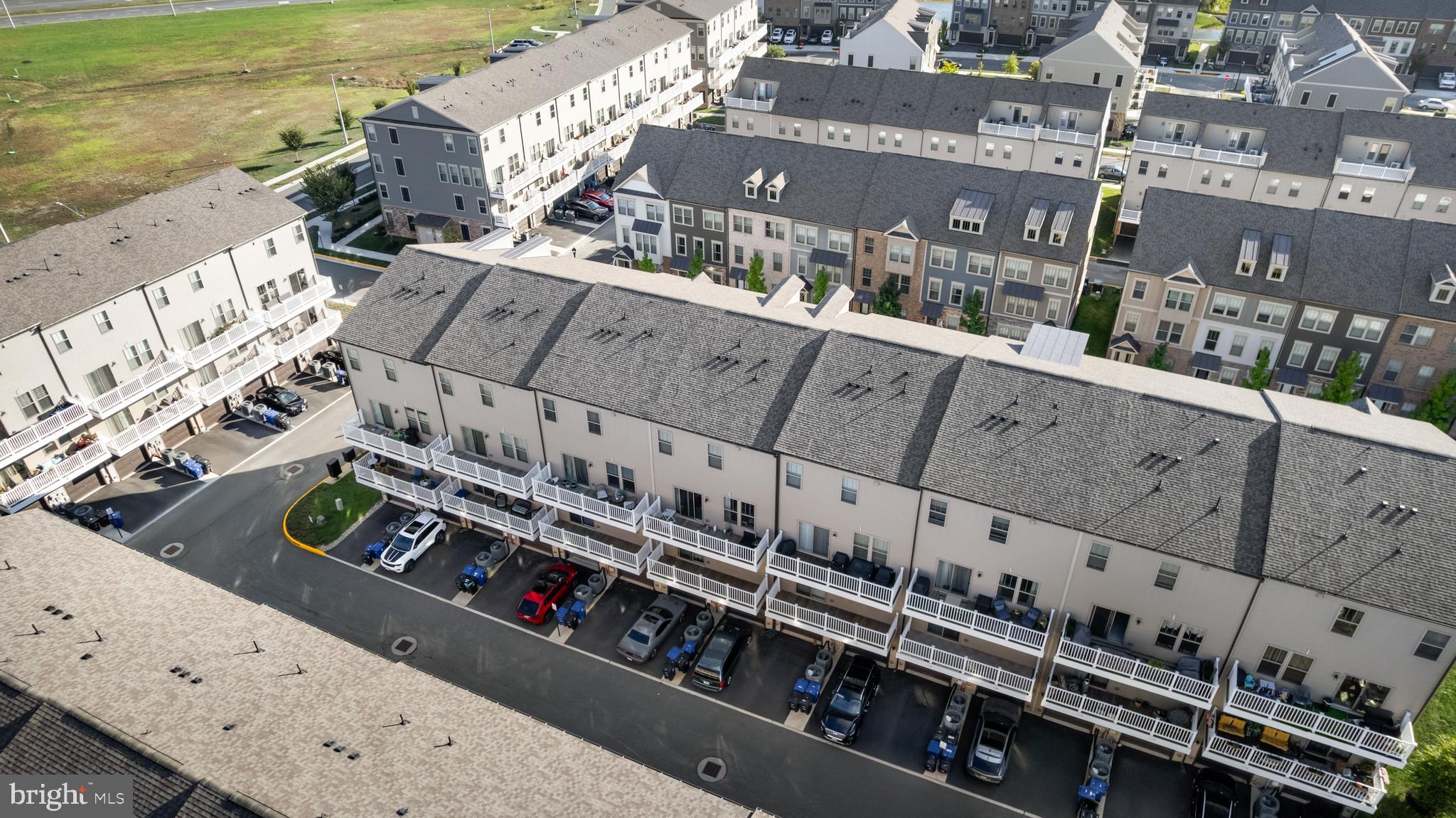 1120 MADEIRA TERRACE SE