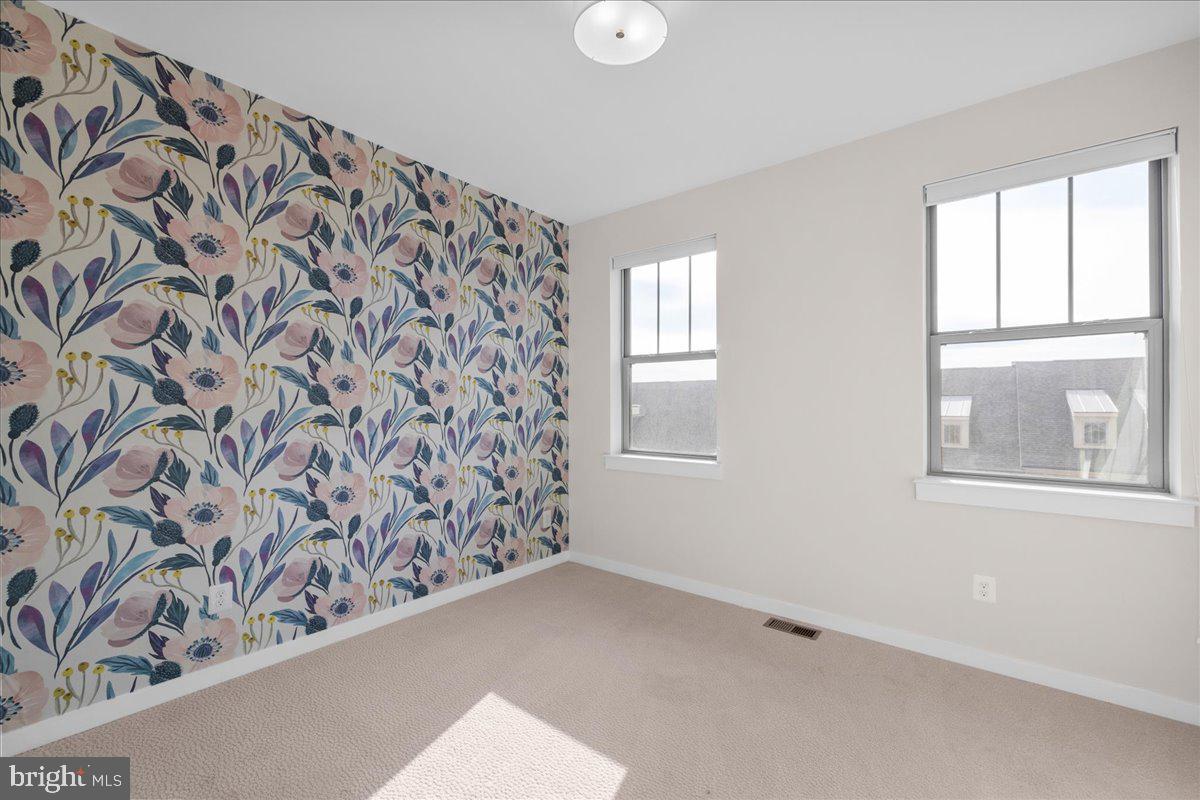 1120 MADEIRA TERRACE SE