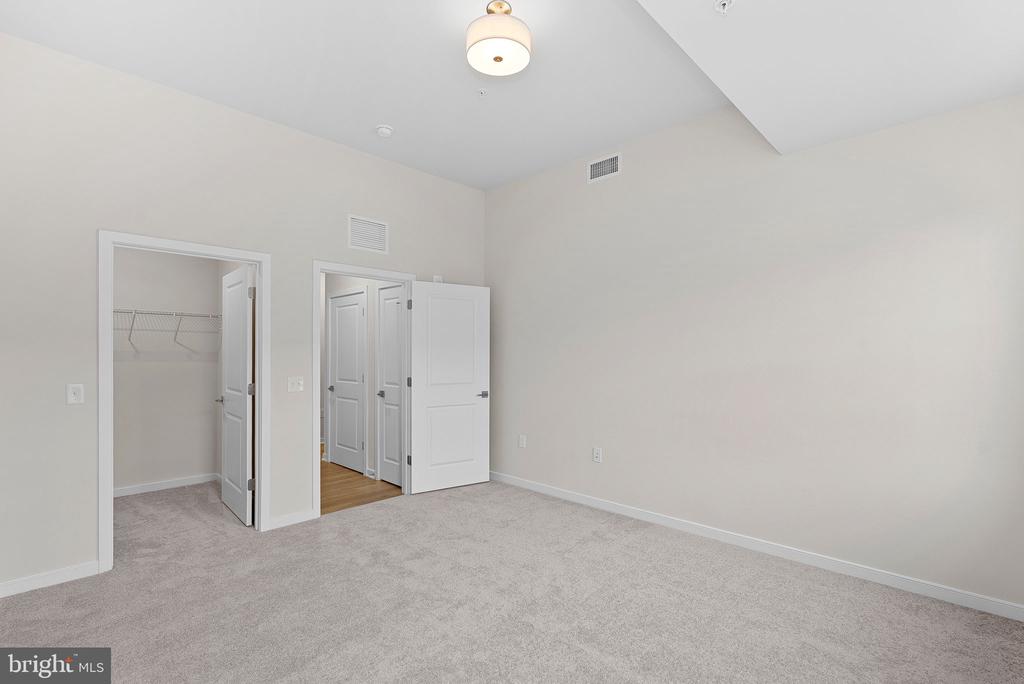 700 MOUNT AIRY TERRACE NE 403A