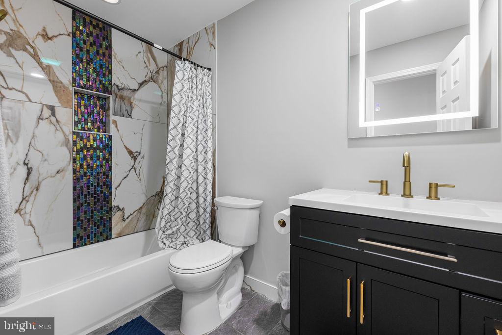 13762 BERLIN TURNPIKE