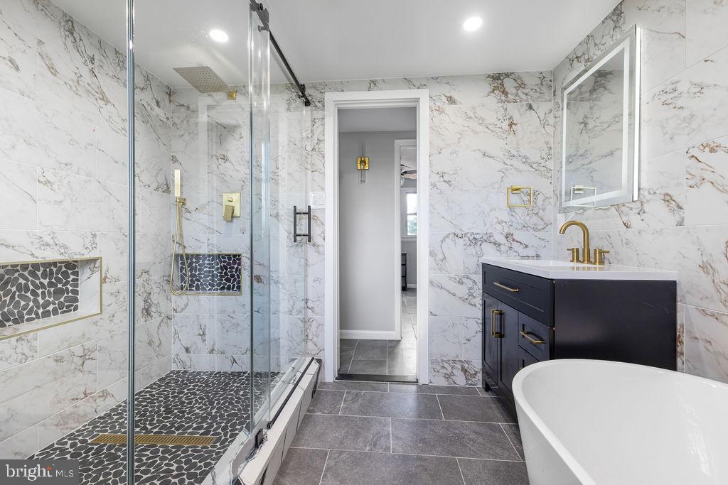 13762 BERLIN TURNPIKE