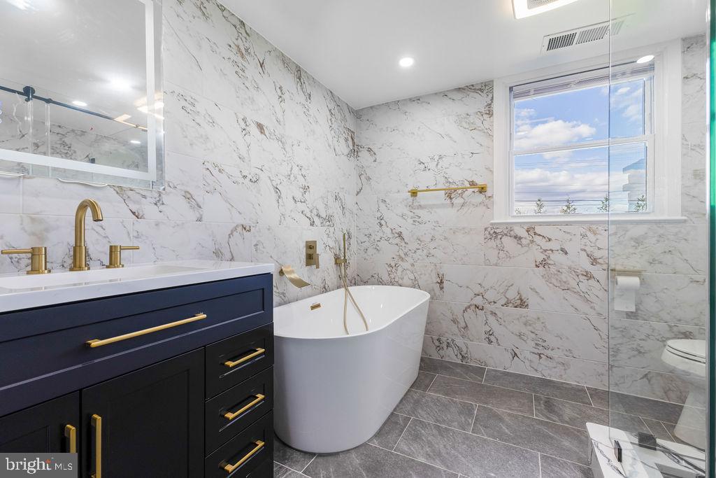 13762 BERLIN TURNPIKE