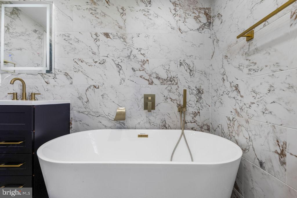 13762 BERLIN TURNPIKE