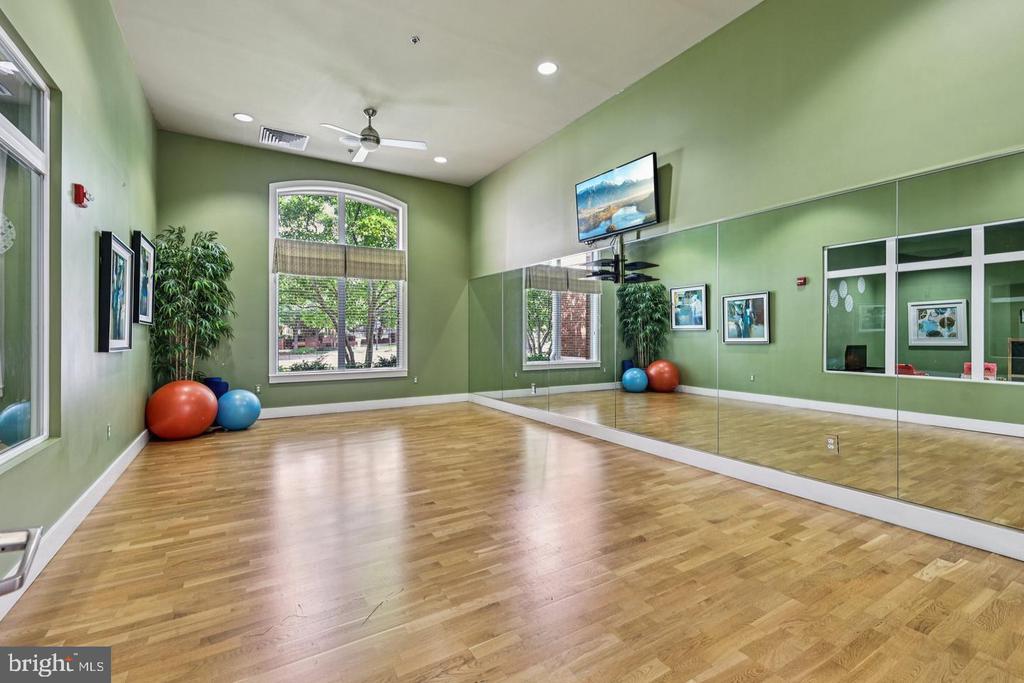 19441 PROMENADE DRIVE