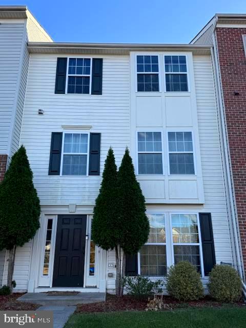 42999 EDGEWATER STREET