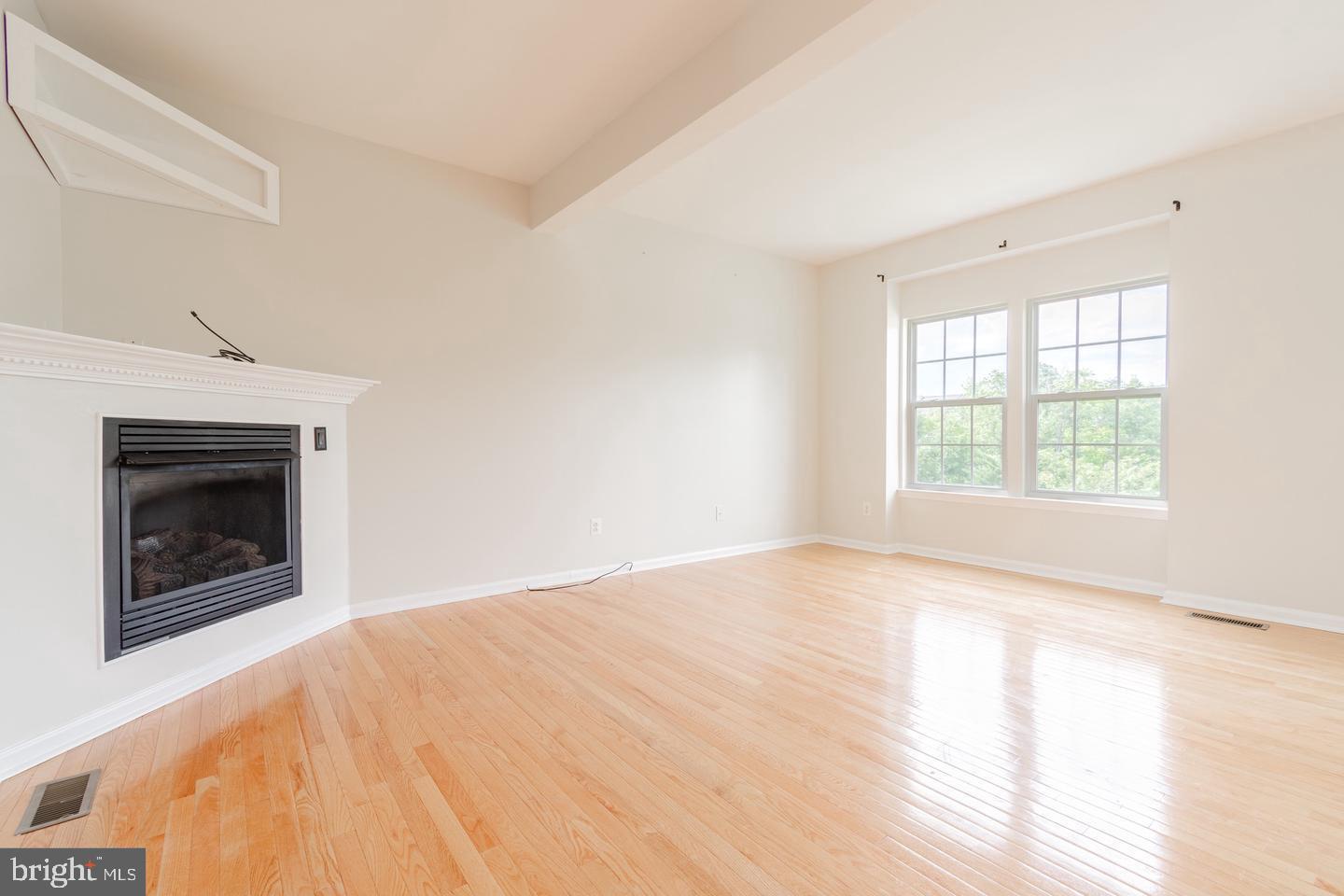 42999 EDGEWATER STREET