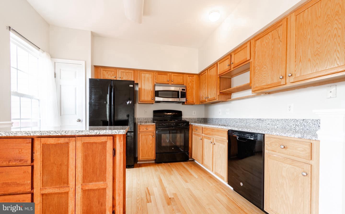 42999 EDGEWATER STREET