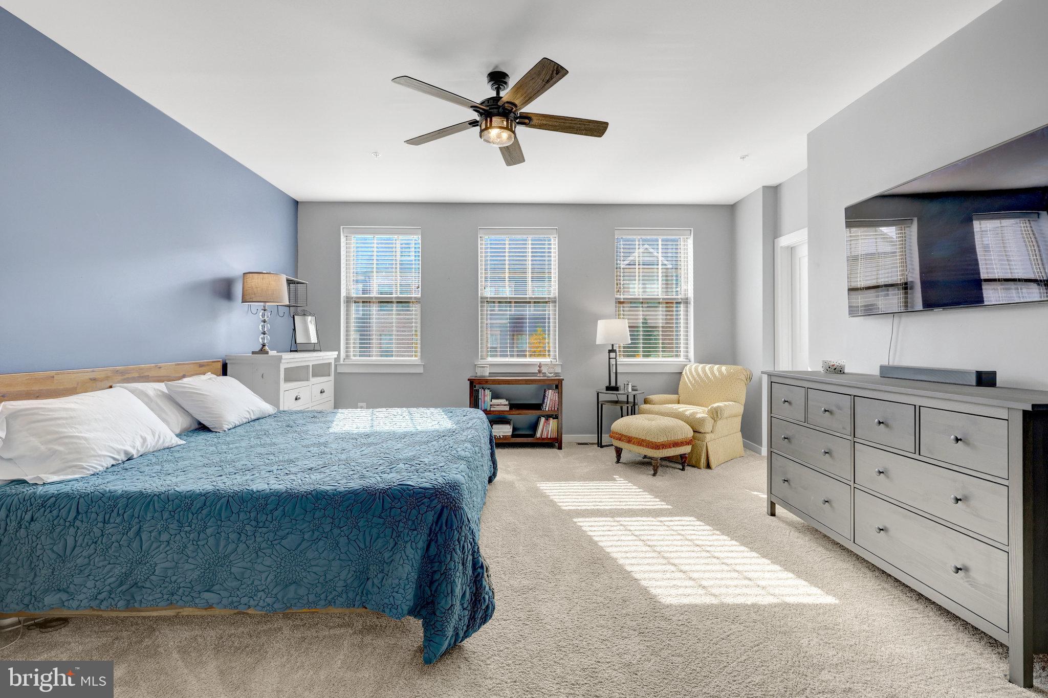 1130 MADEIRA TERRACE SE