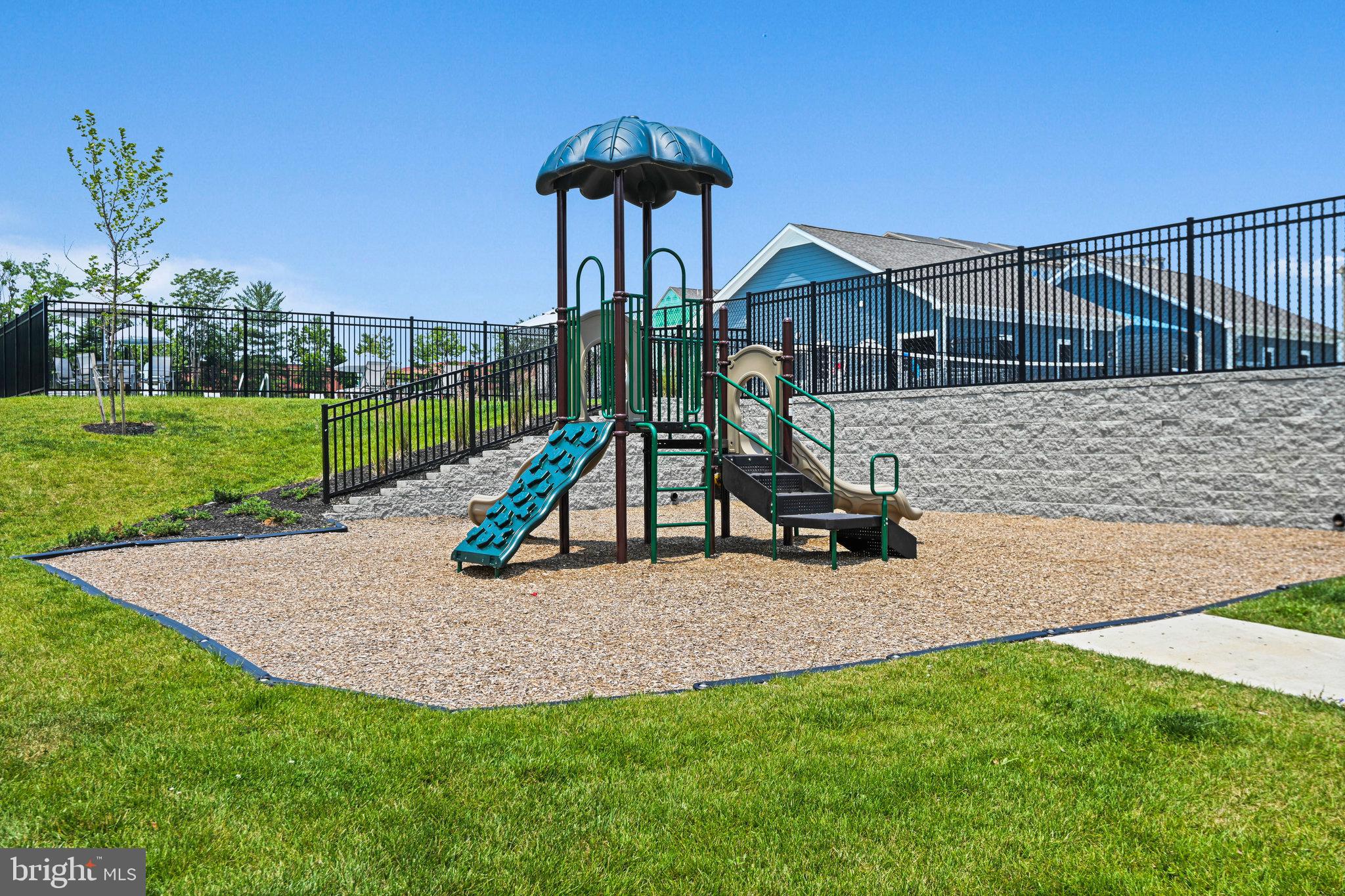 1130 MADEIRA TERRACE SE