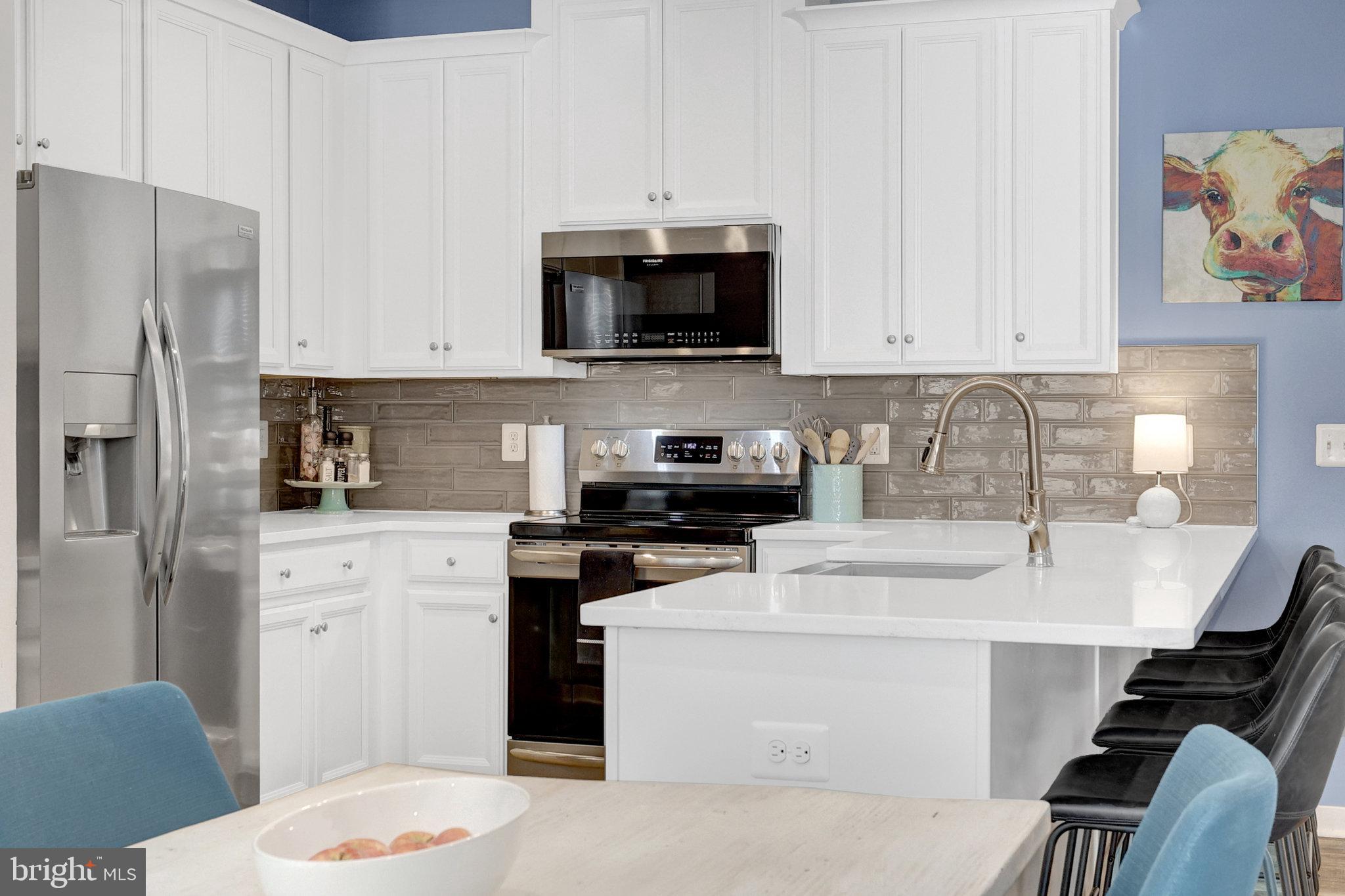 1130 MADEIRA TERRACE SE