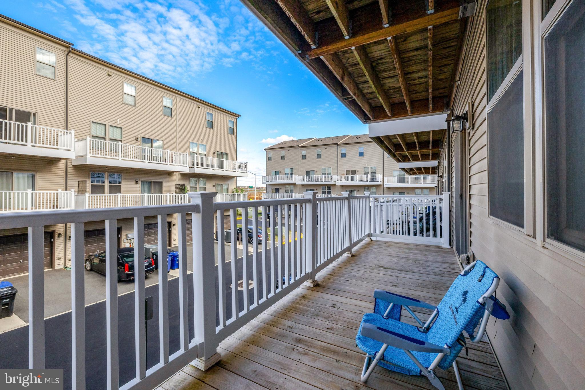 1130 MADEIRA TERRACE SE