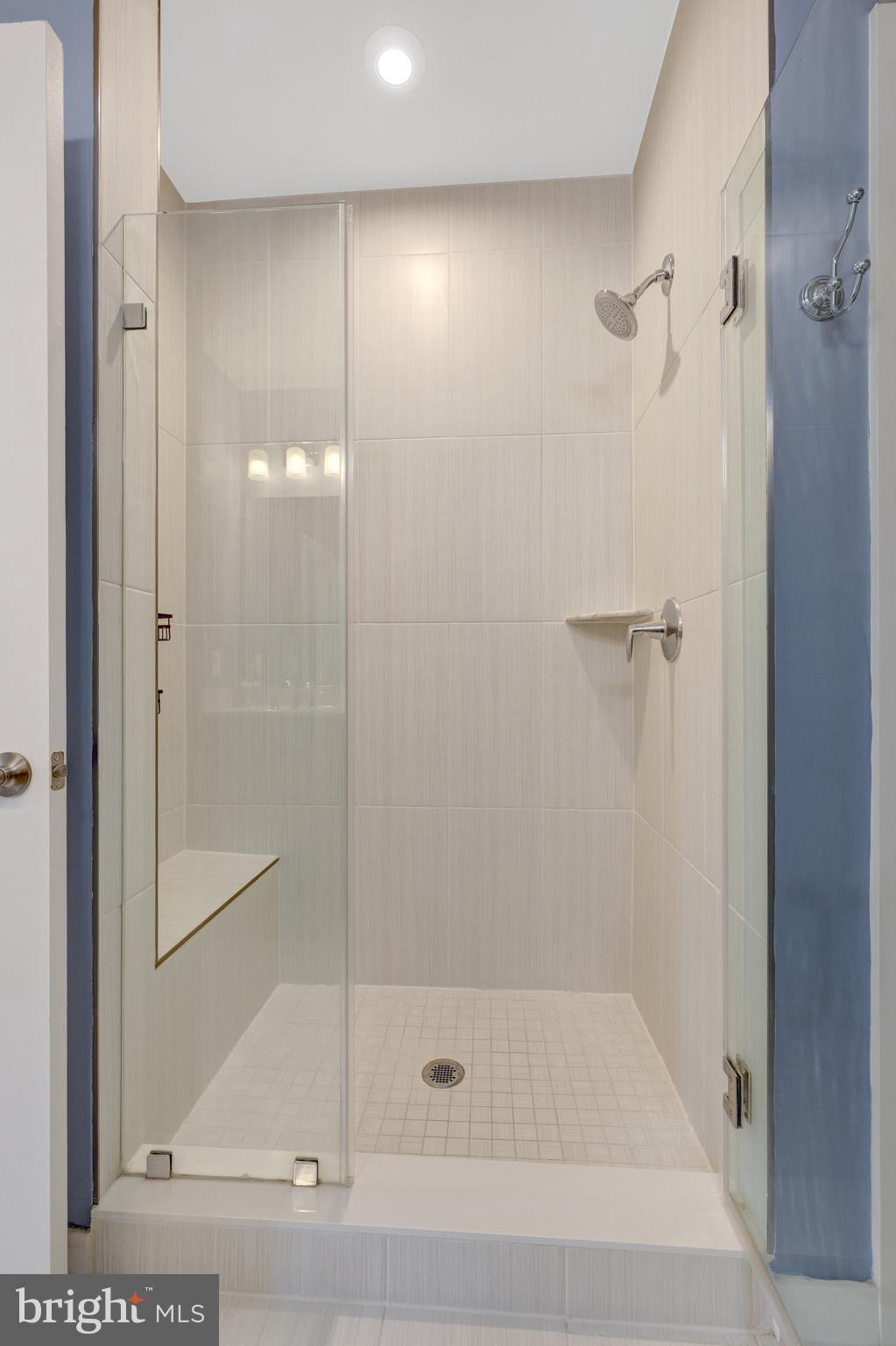 1130 MADEIRA TERRACE SE