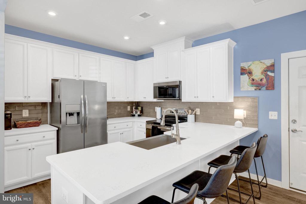 1130 MADEIRA TERRACE SE