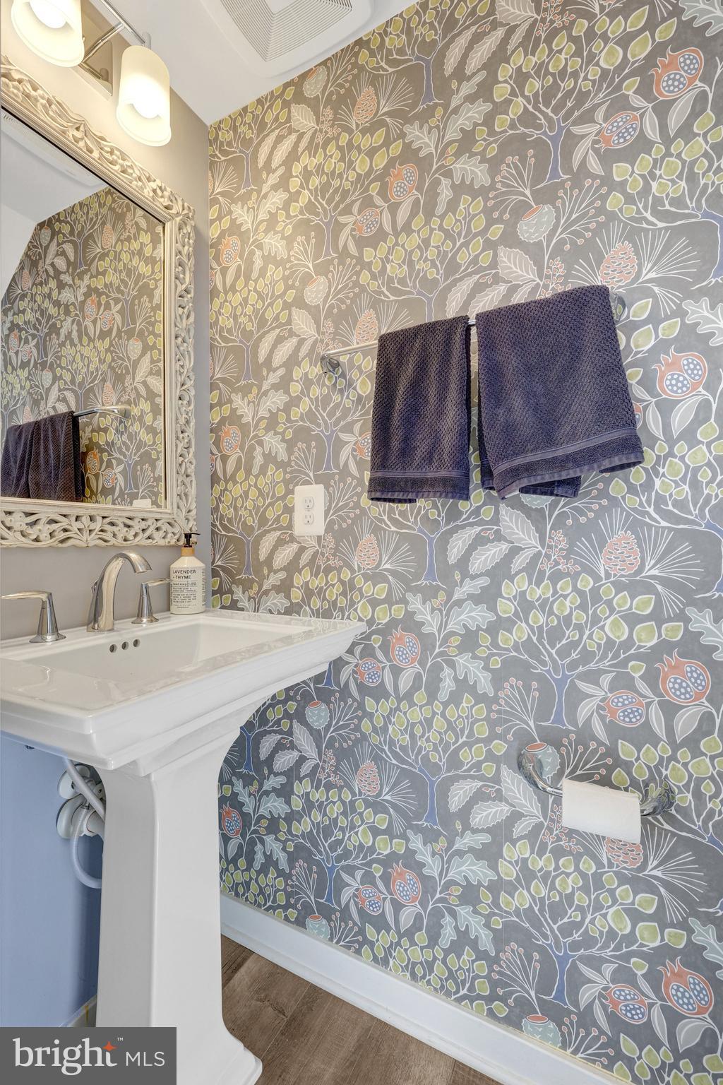 1130 MADEIRA TERRACE SE