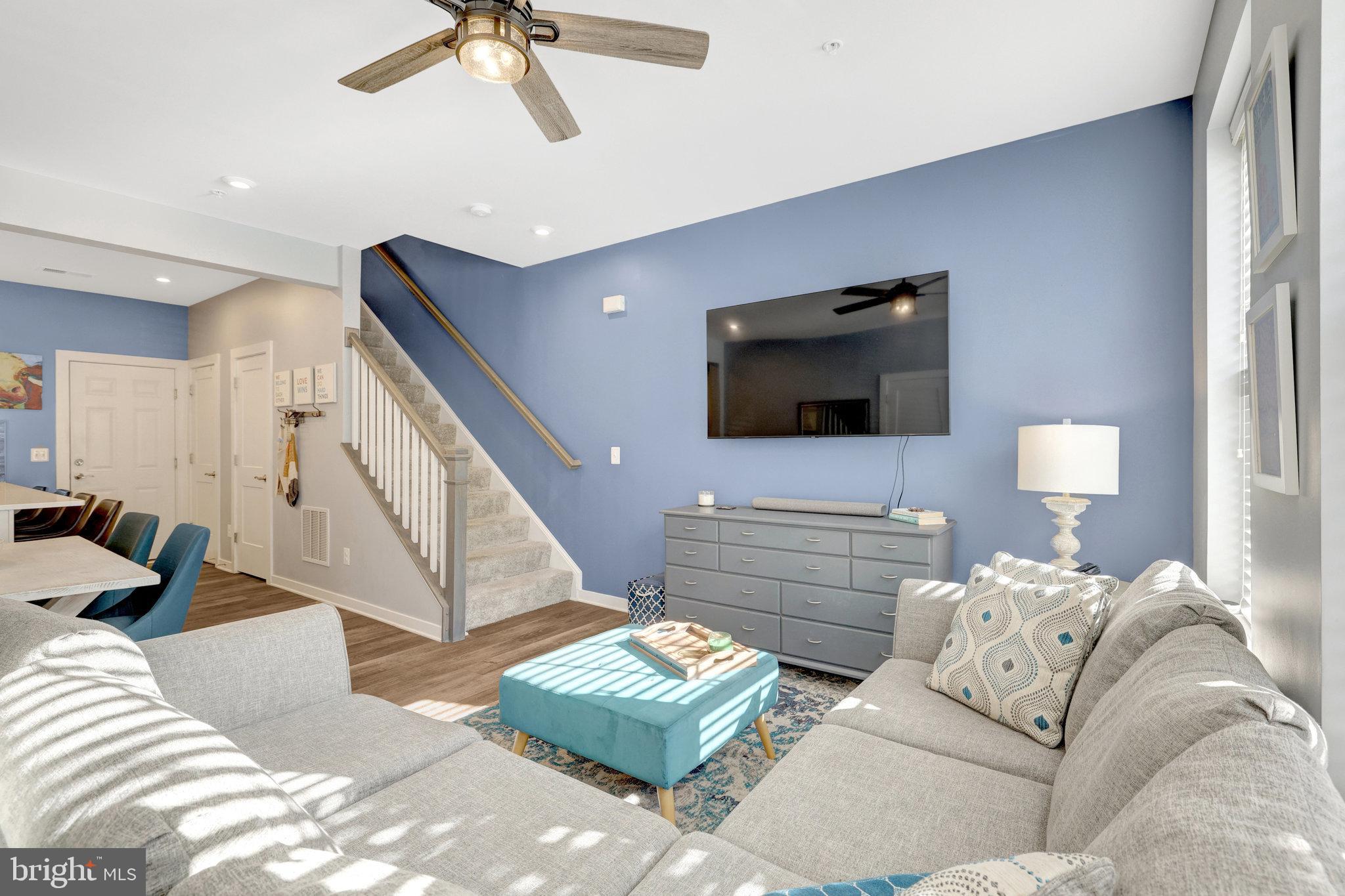 1130 MADEIRA TERRACE SE