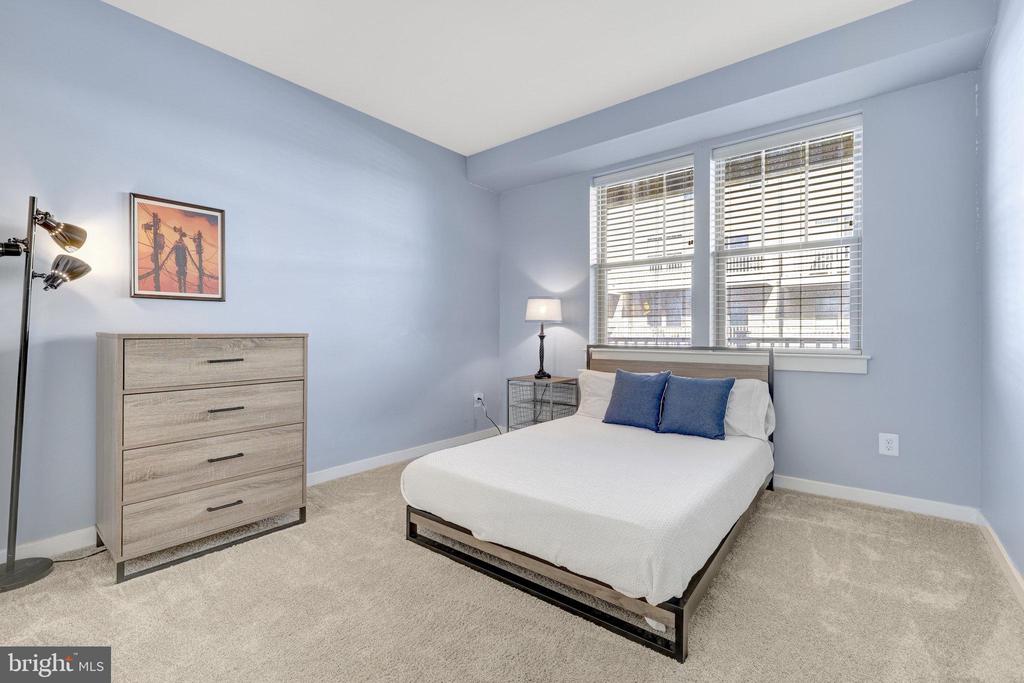 1130 MADEIRA TERRACE SE