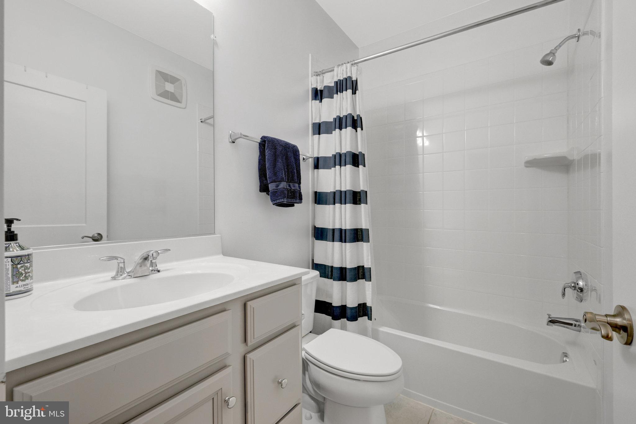 1130 MADEIRA TERRACE SE