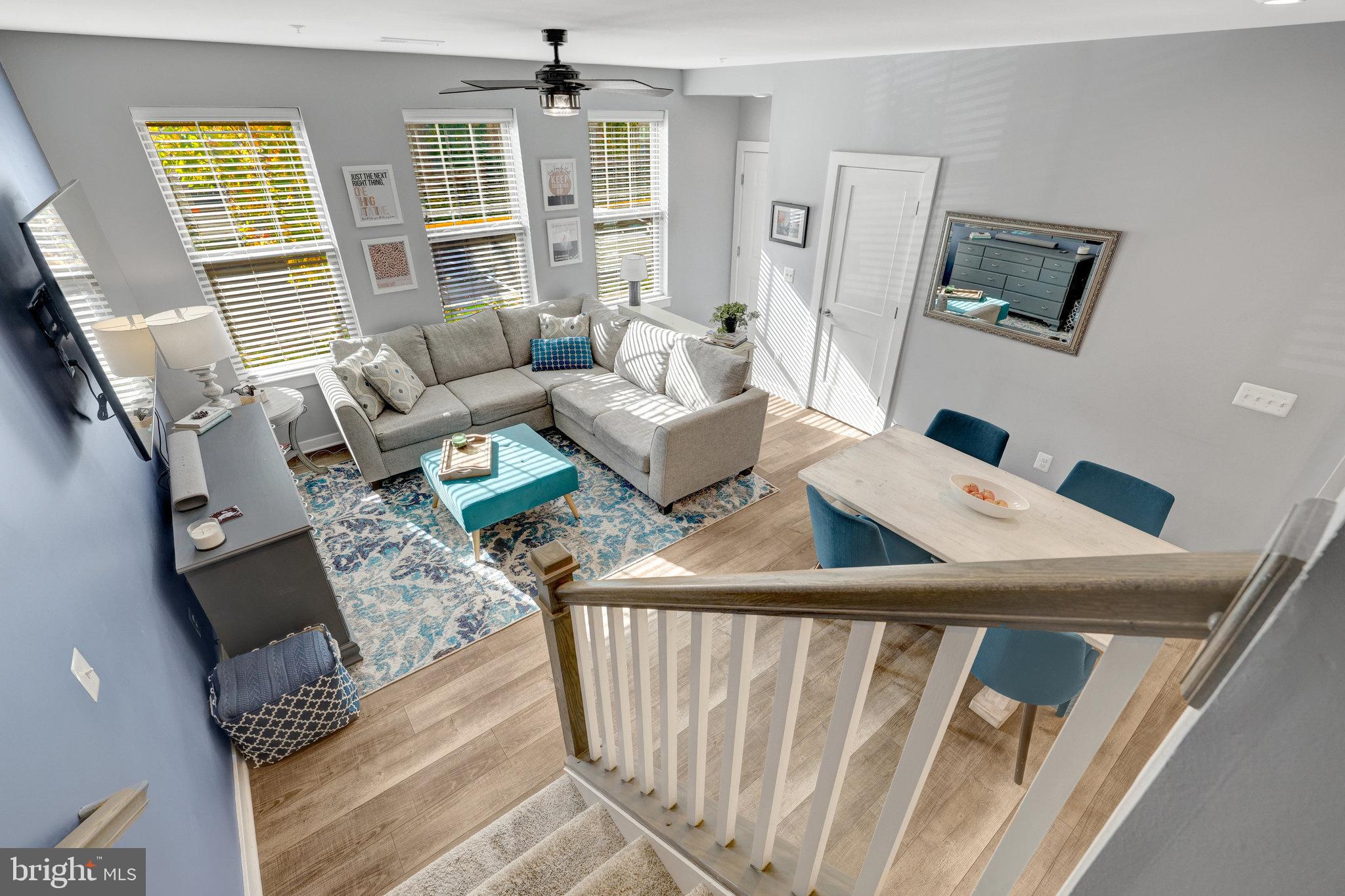 1130 MADEIRA TERRACE SE