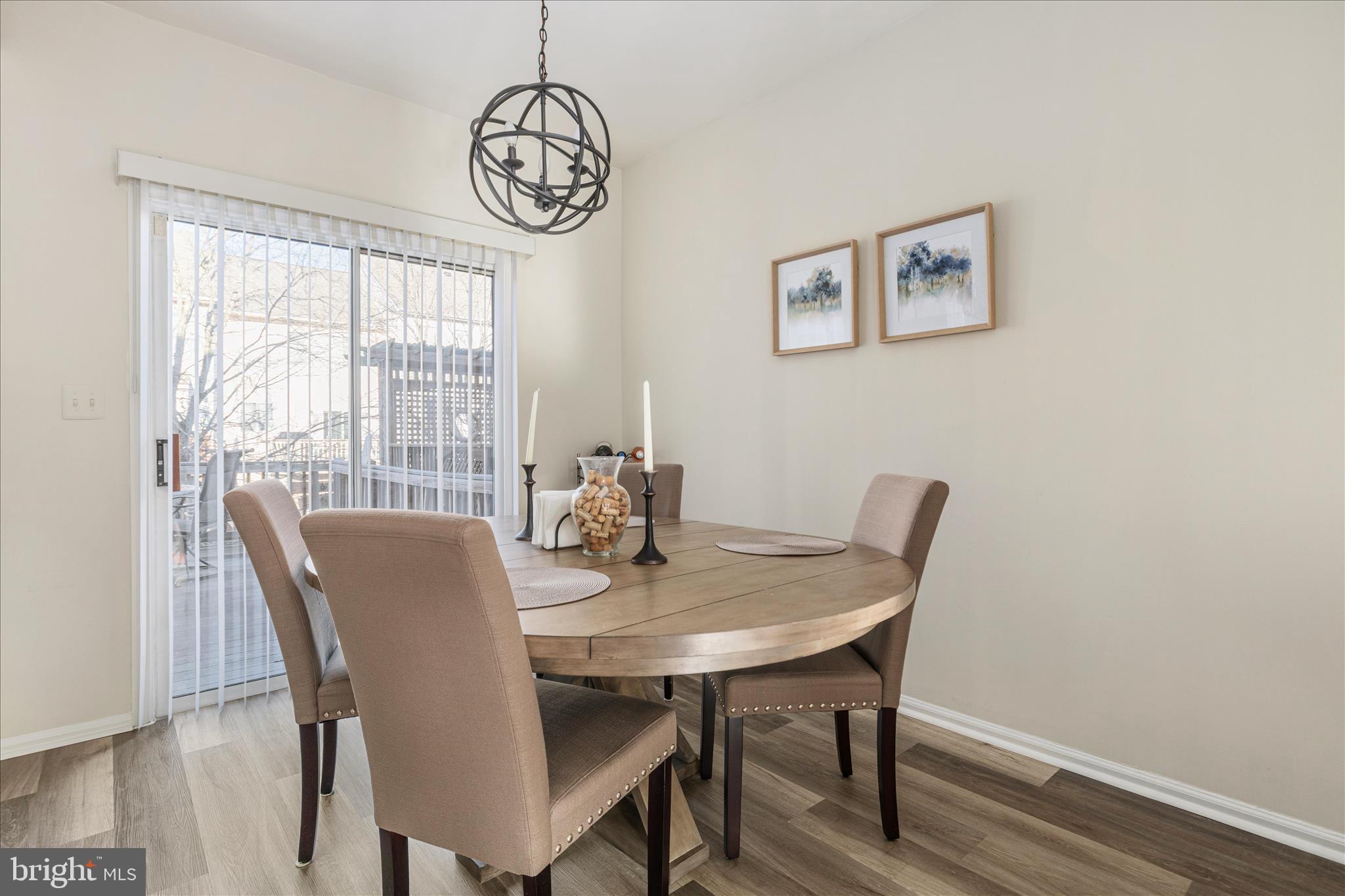 21491 RUSTY BLACKHAW SQUARE