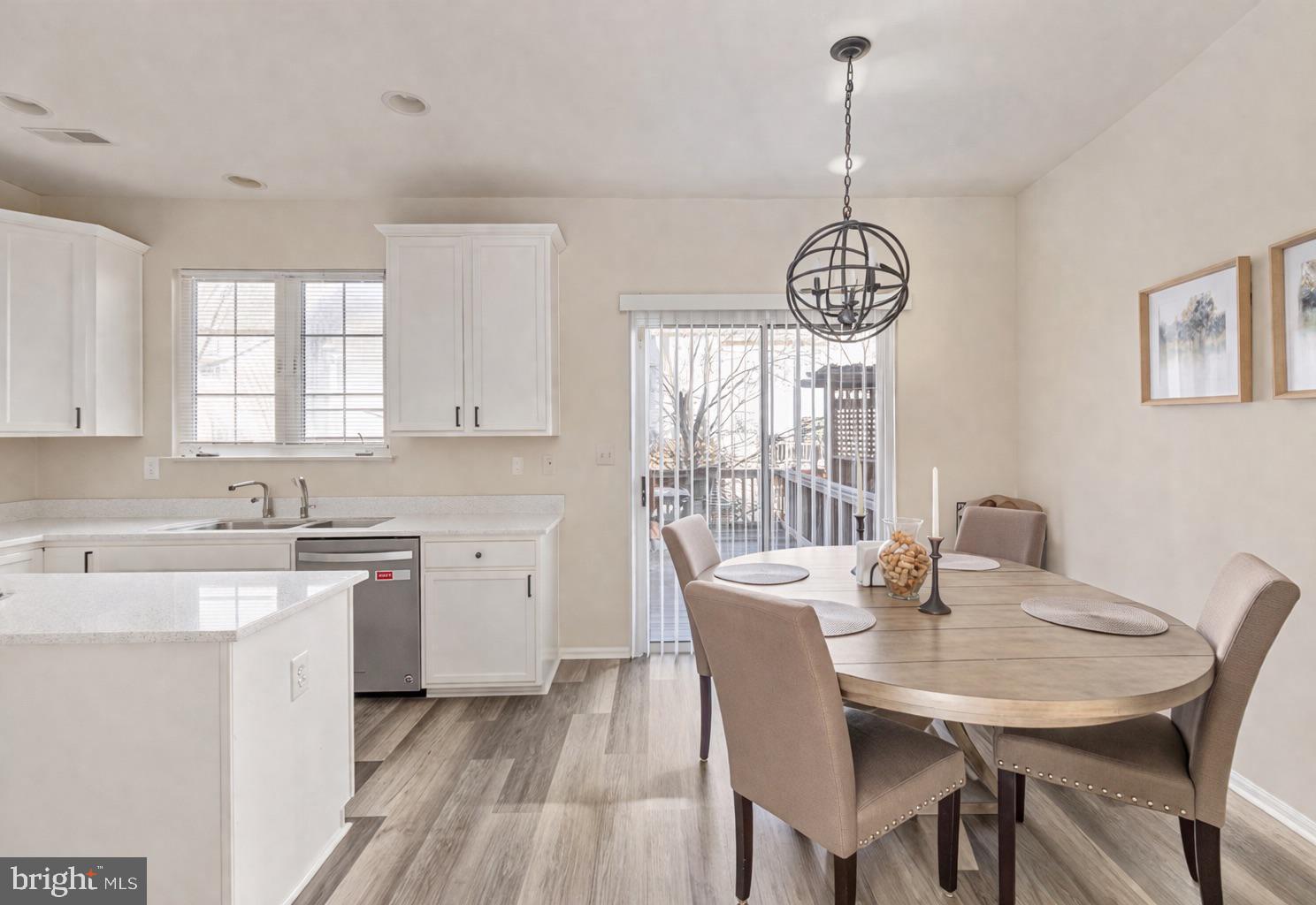 21491 RUSTY BLACKHAW SQUARE