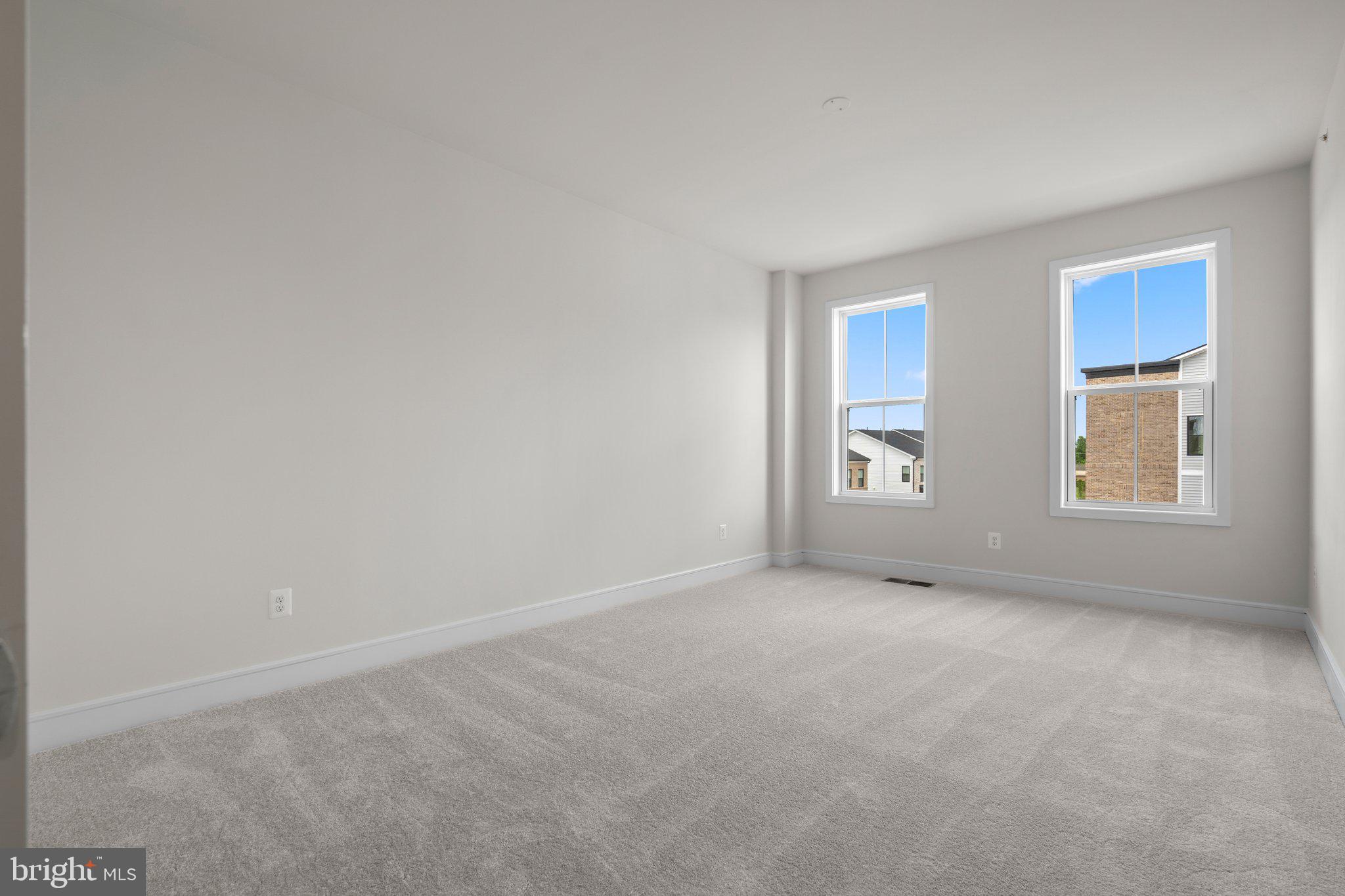 43302 FARRINGDON SQUARE