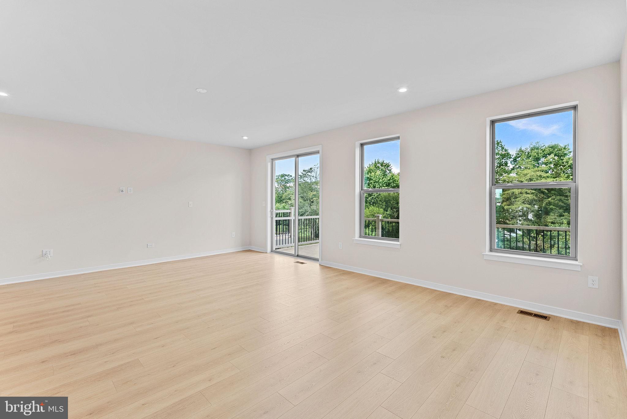 19716 MYSTIC MAROON TERRACE