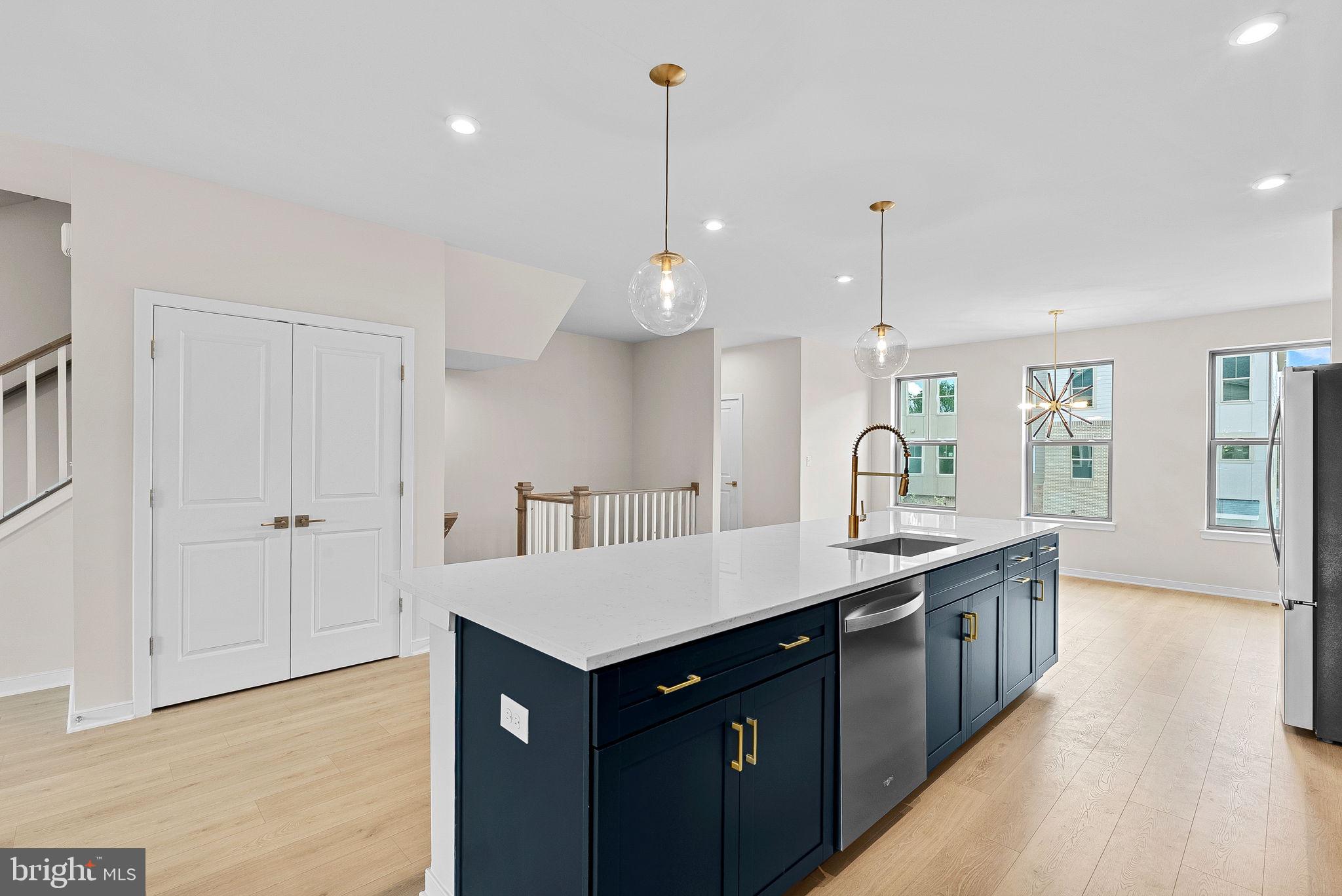 19716 MYSTIC MAROON TERRACE