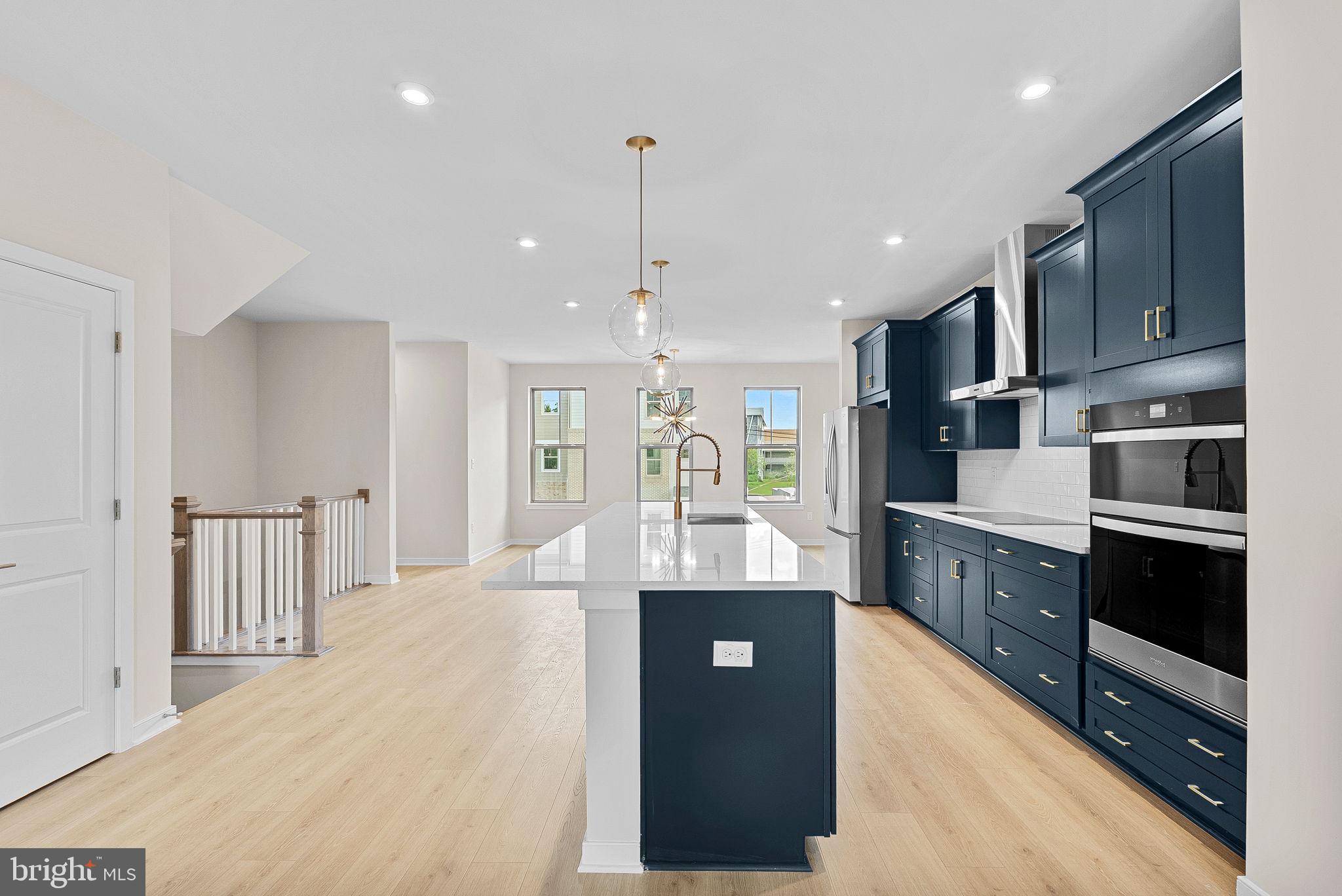 19716 MYSTIC MAROON TERRACE