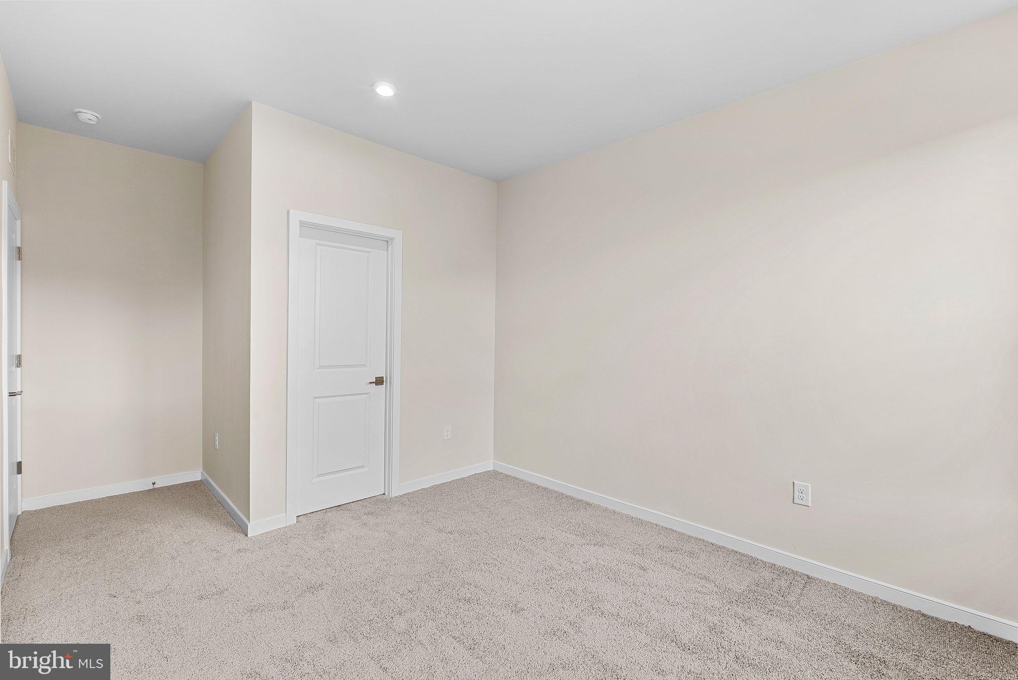 19716 MYSTIC MAROON TERRACE