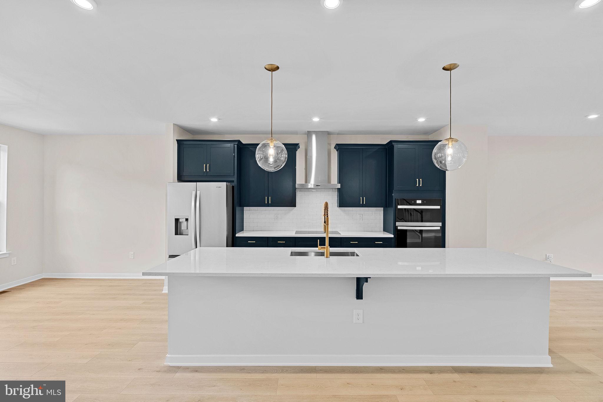 19716 MYSTIC MAROON TERRACE