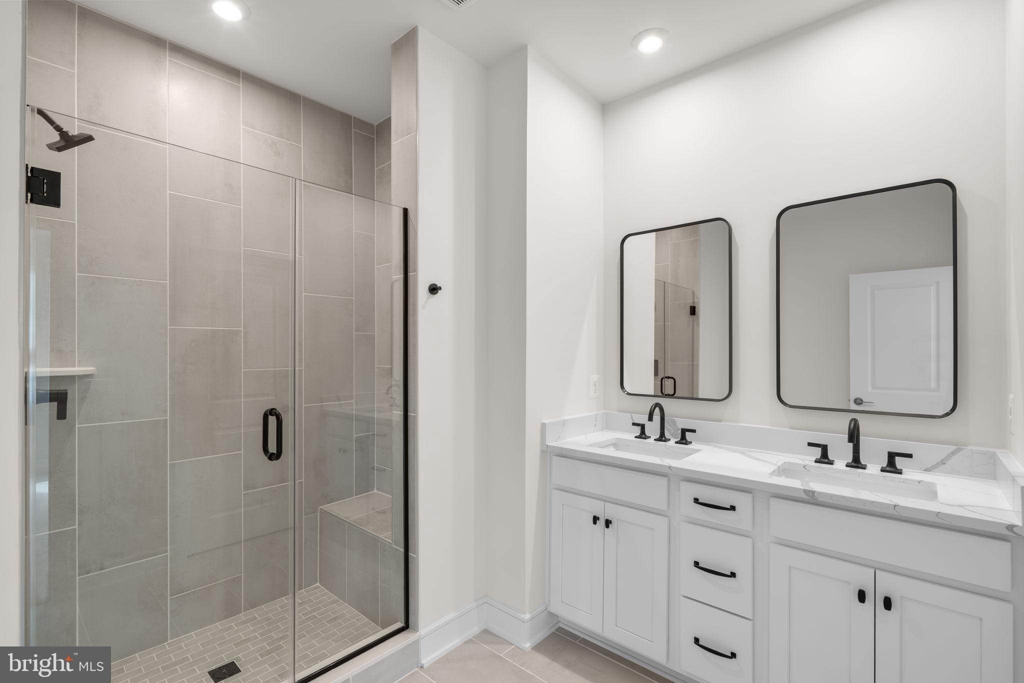 42119 PICASSO SQUARE