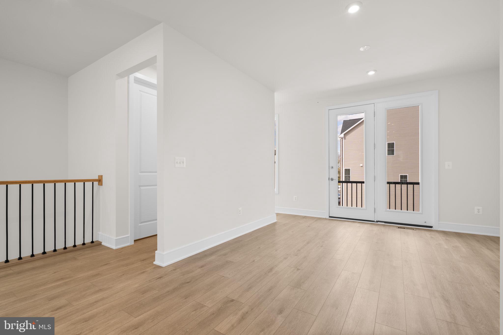 42119 PICASSO SQUARE