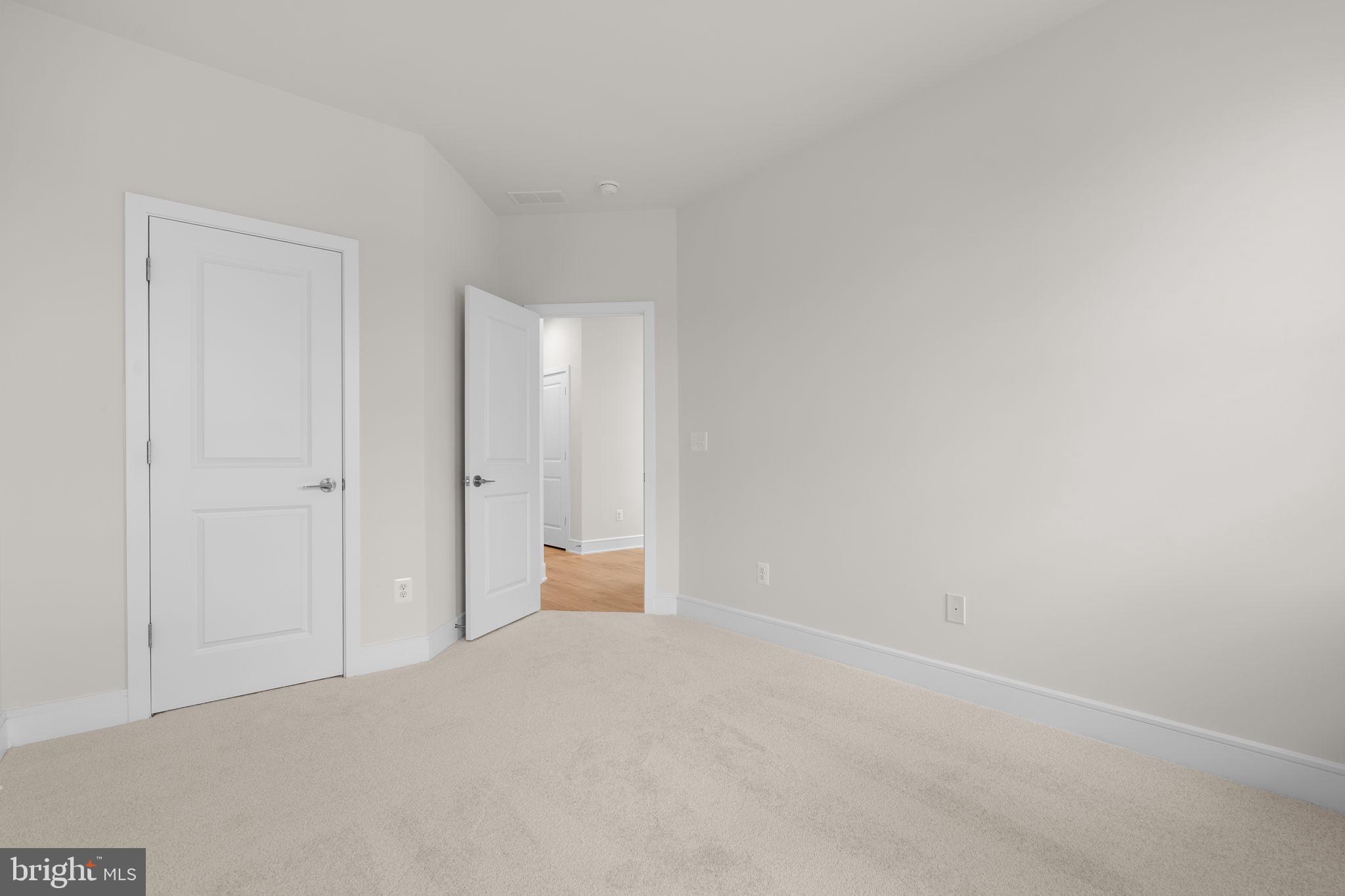 42119 PICASSO SQUARE