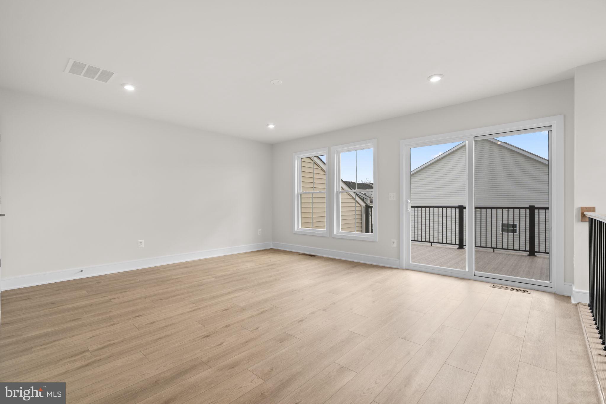 42119 PICASSO SQUARE