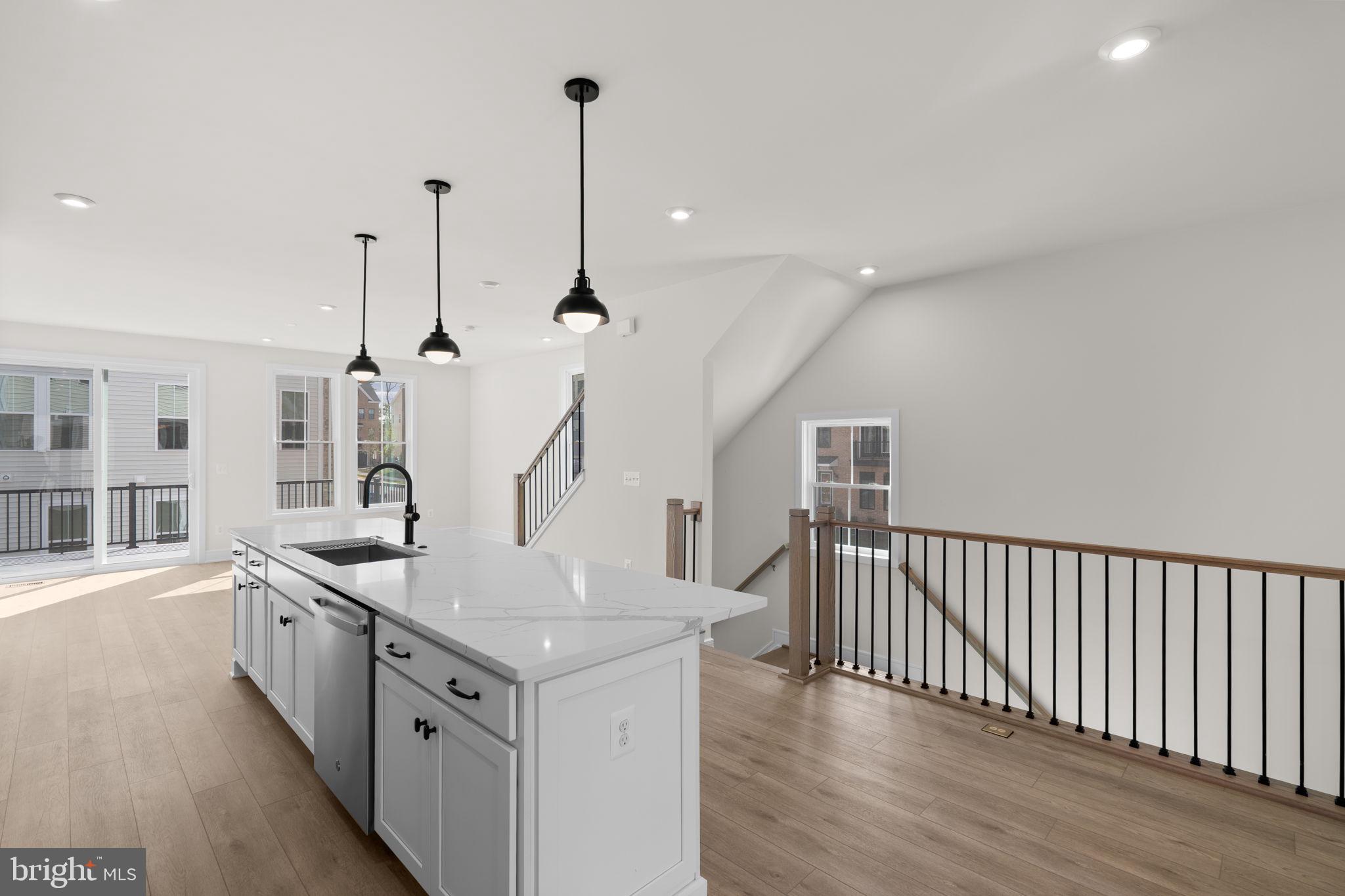 42119 PICASSO SQUARE