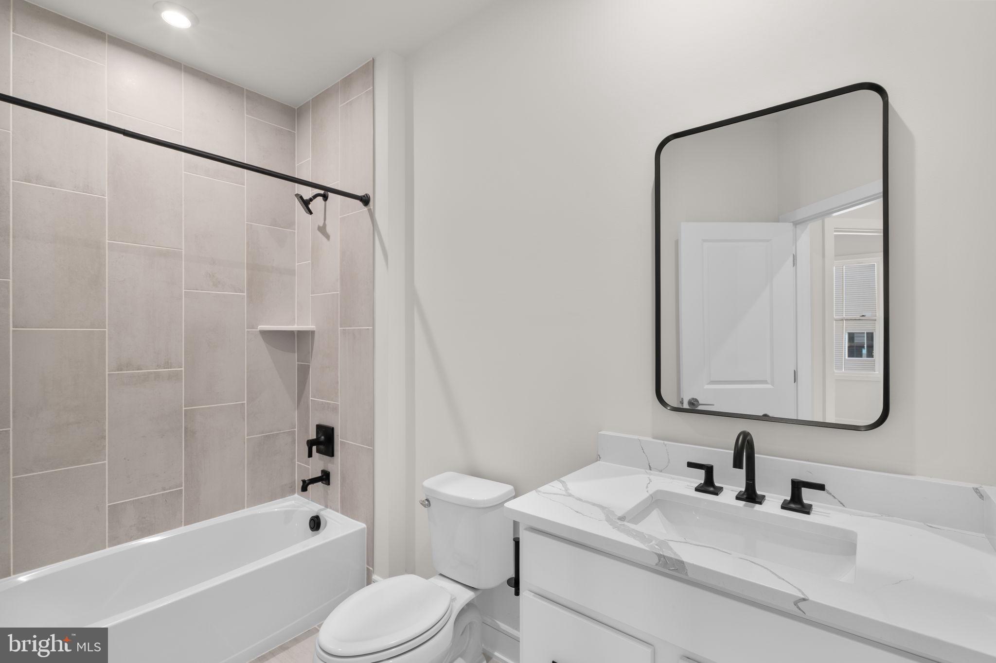 42119 PICASSO SQUARE