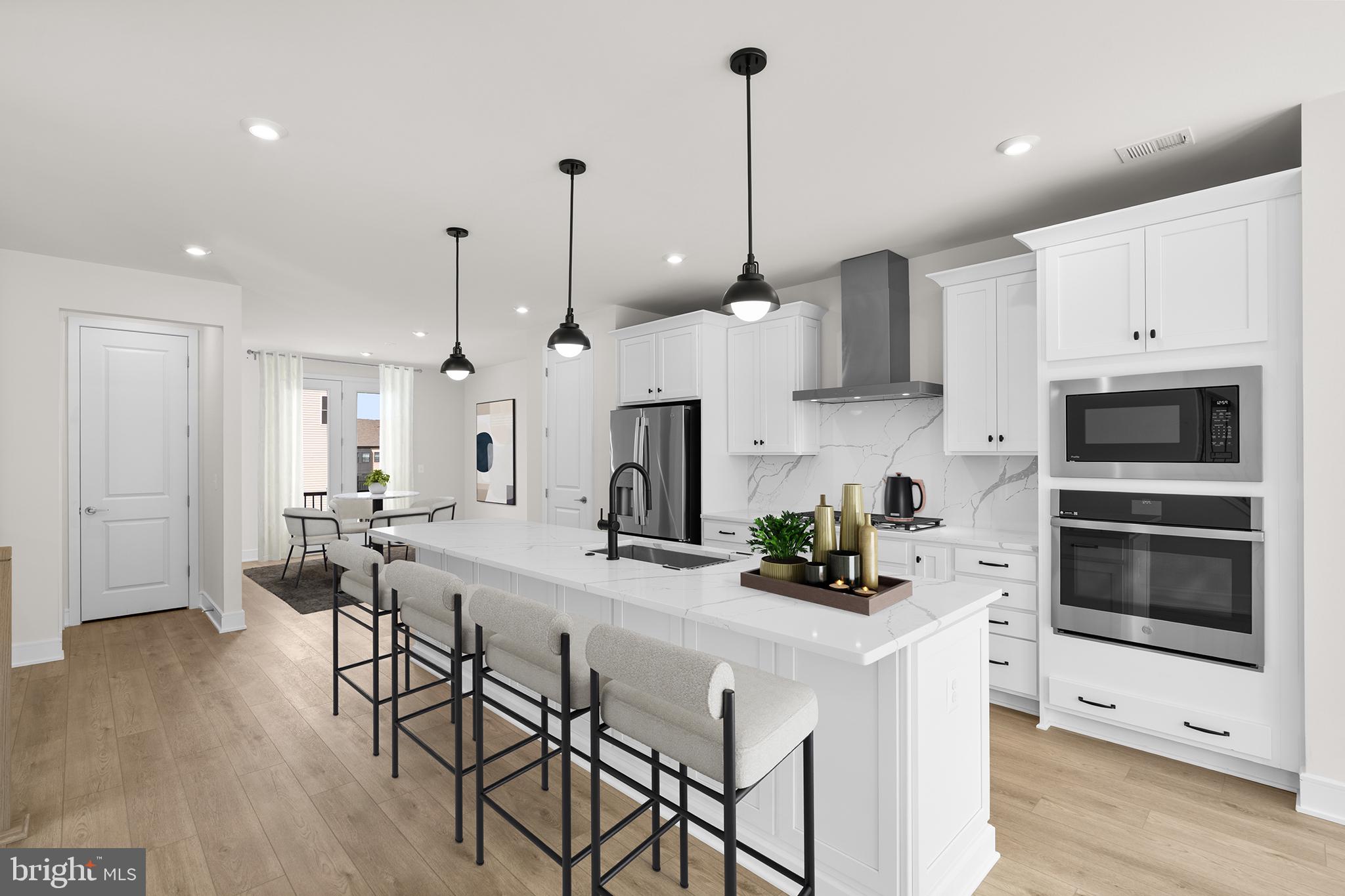 42119 PICASSO SQUARE