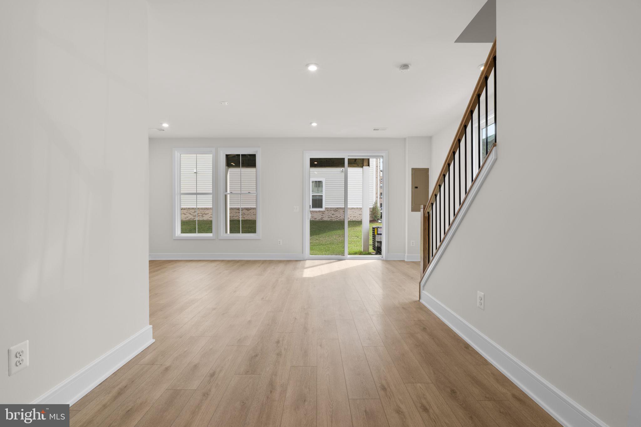 42119 PICASSO SQUARE