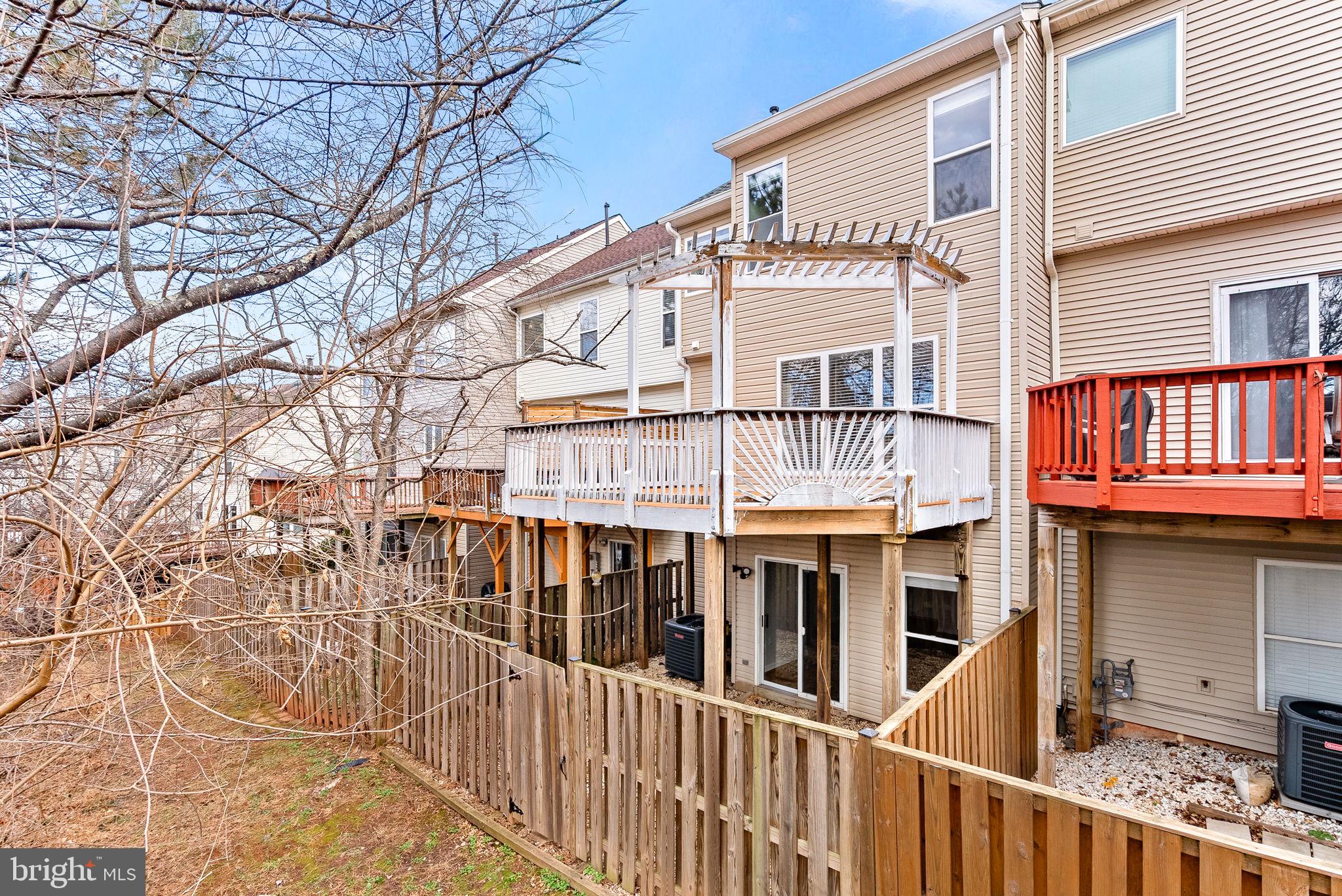 20905 SANDSTONE SQUARE