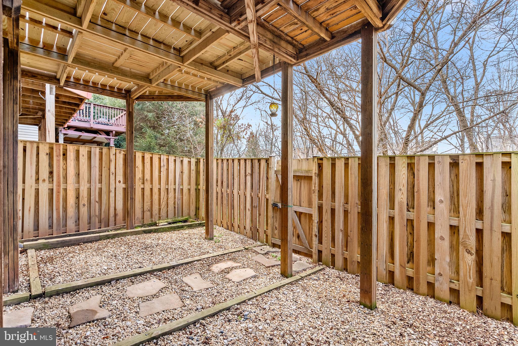 20905 SANDSTONE SQUARE