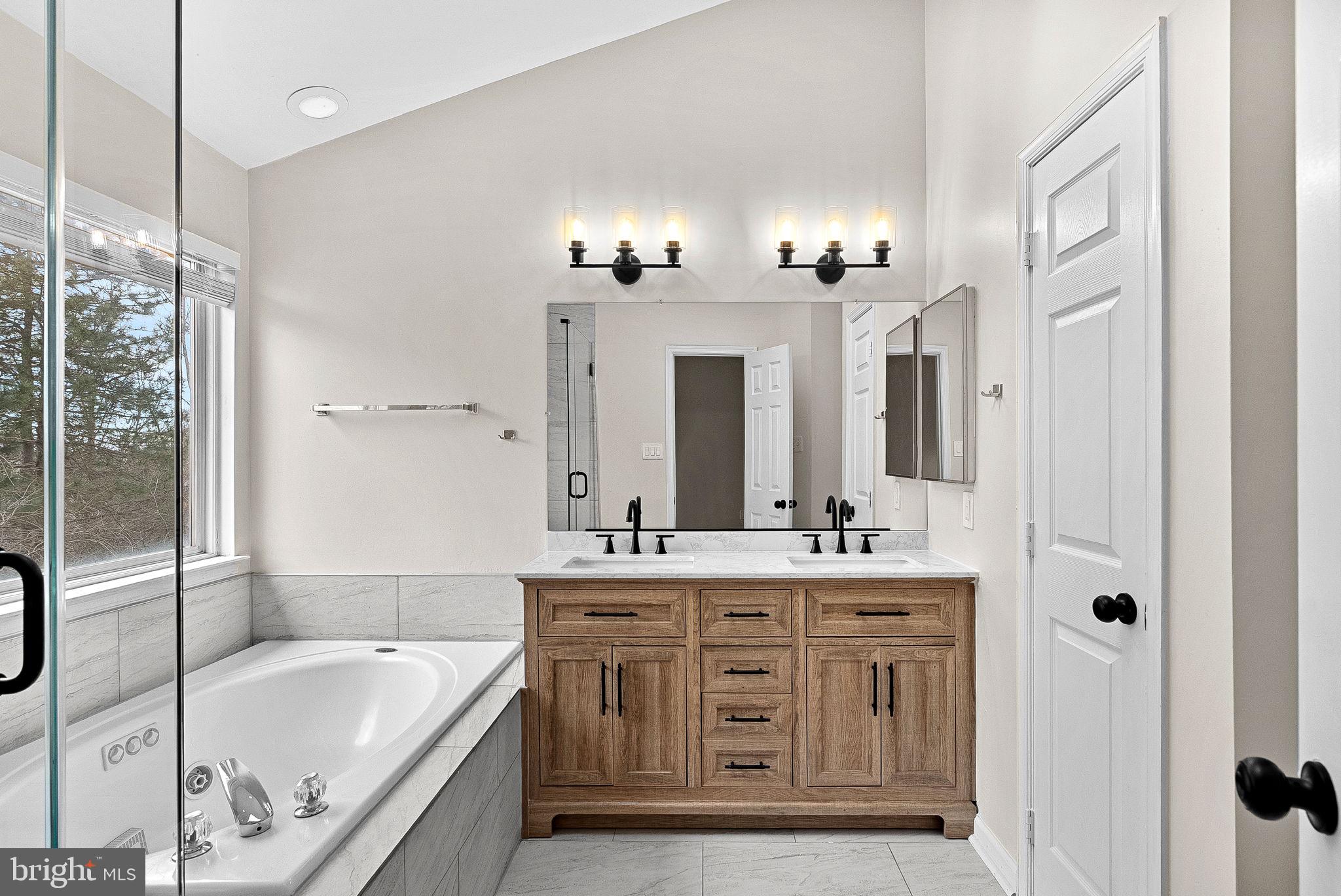 20905 SANDSTONE SQUARE