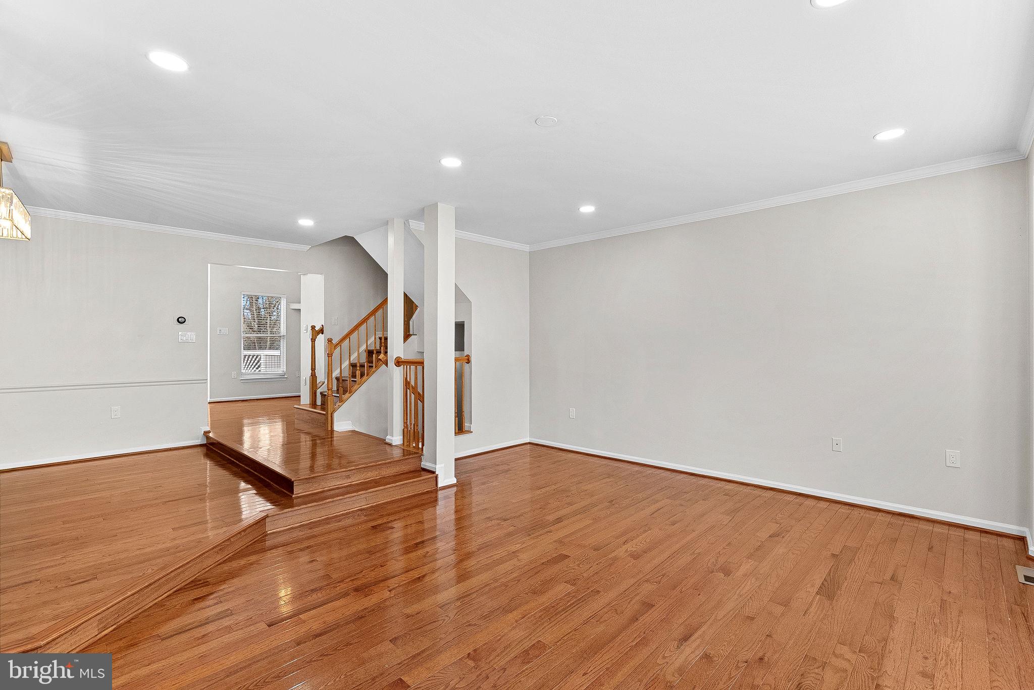 20905 SANDSTONE SQUARE