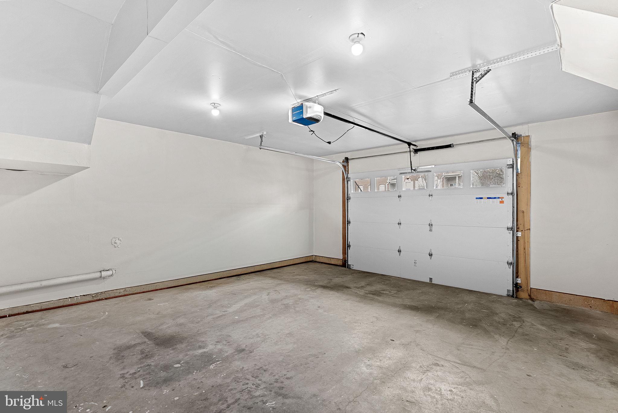 20905 SANDSTONE SQUARE