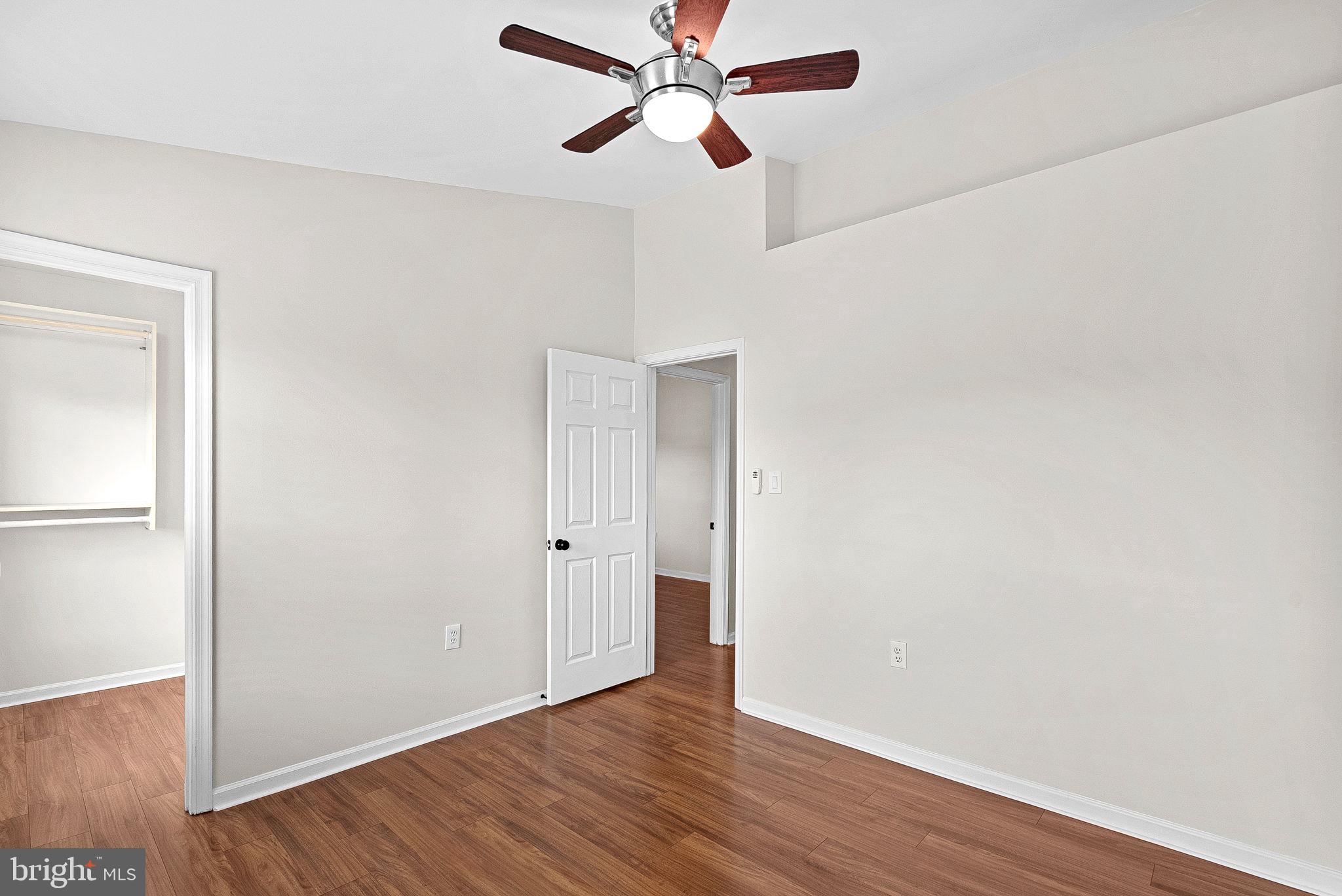 20905 SANDSTONE SQUARE