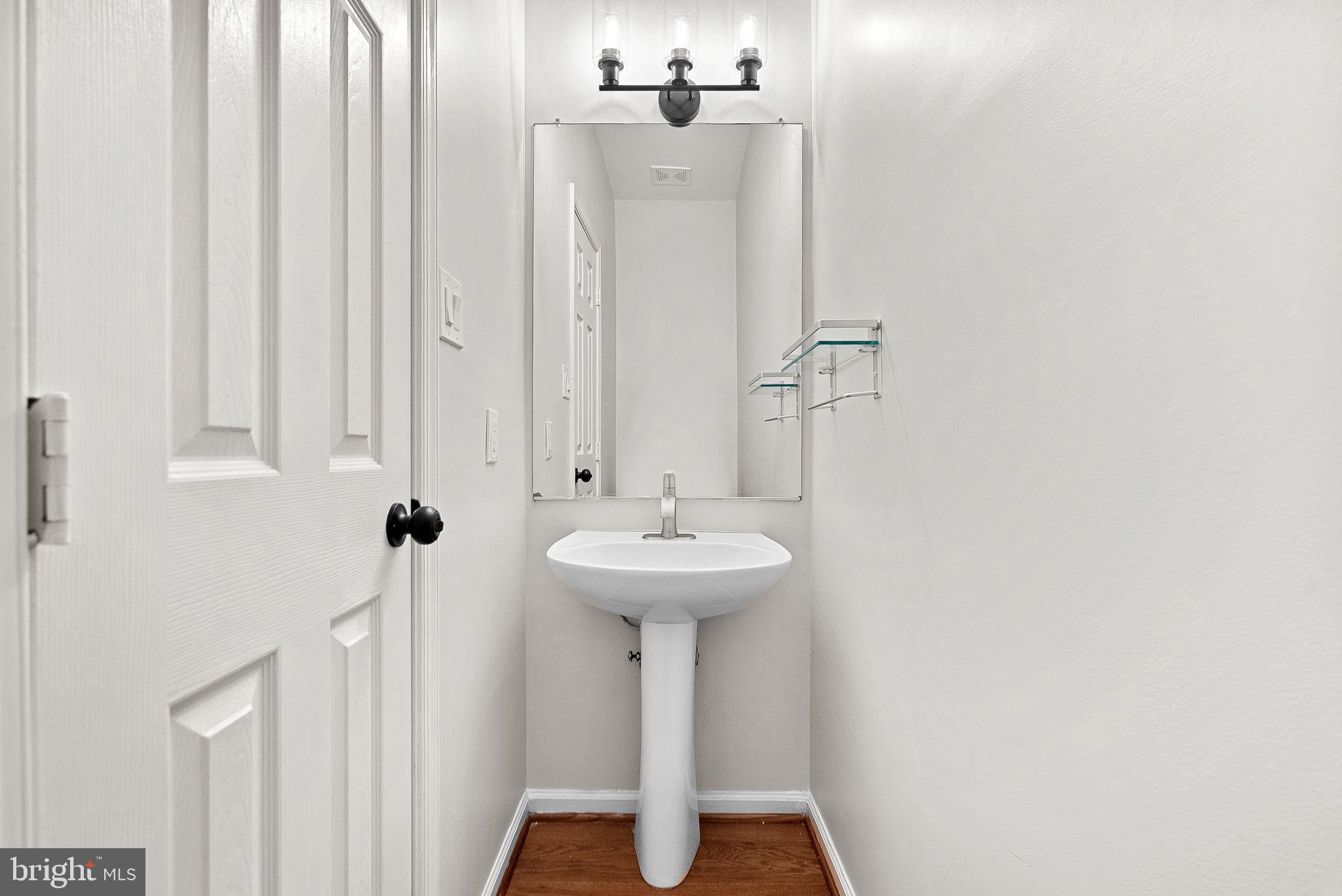 20905 SANDSTONE SQUARE