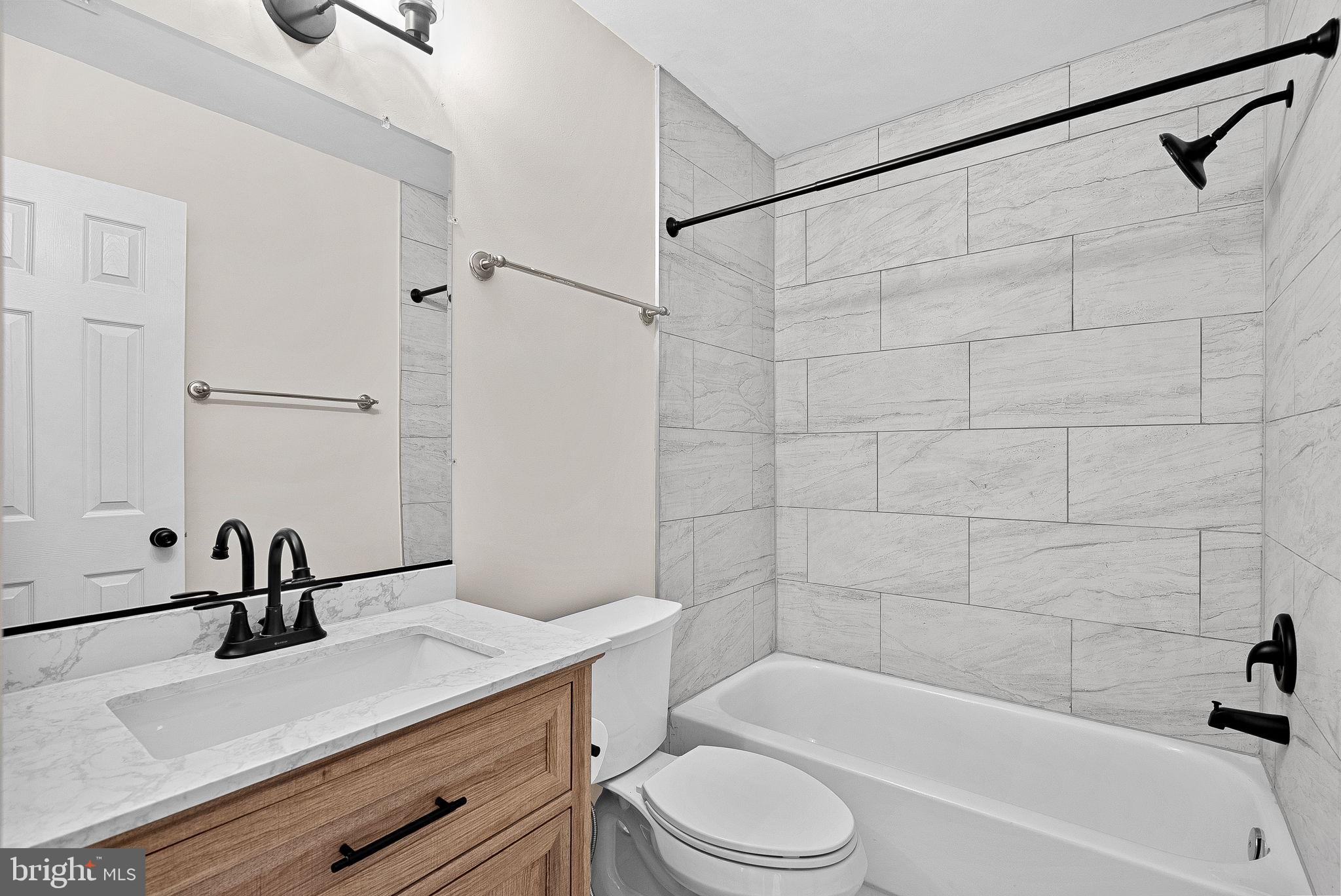 20905 SANDSTONE SQUARE