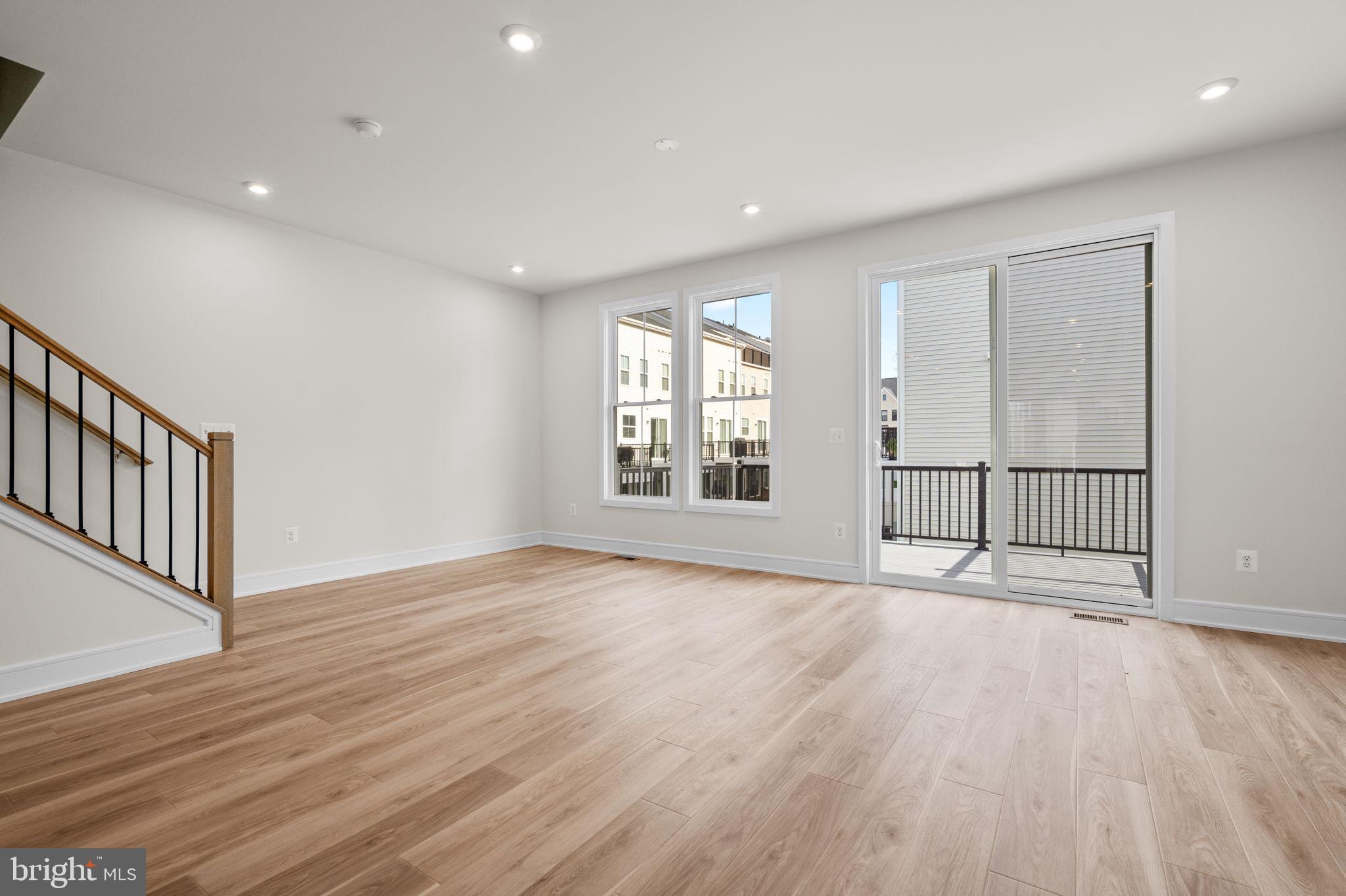 42121 PICASSO SQUARE