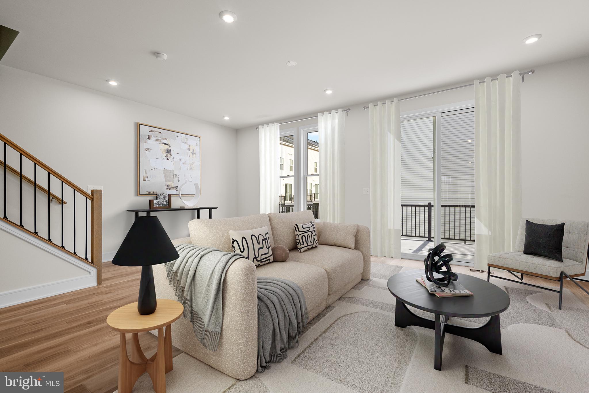 42121 PICASSO SQUARE