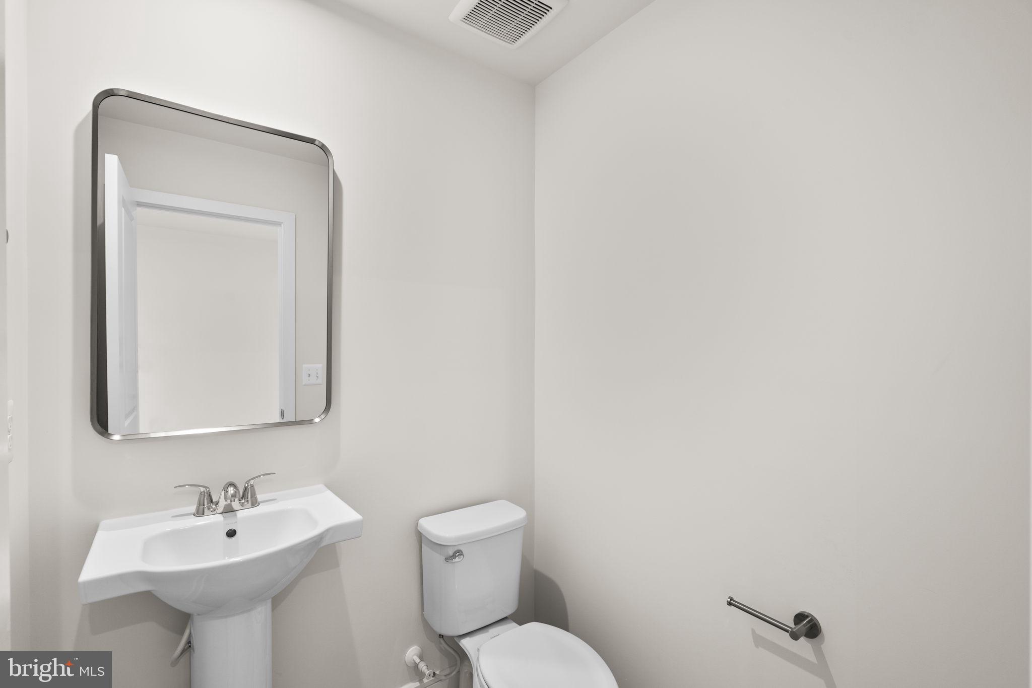 42121 PICASSO SQUARE